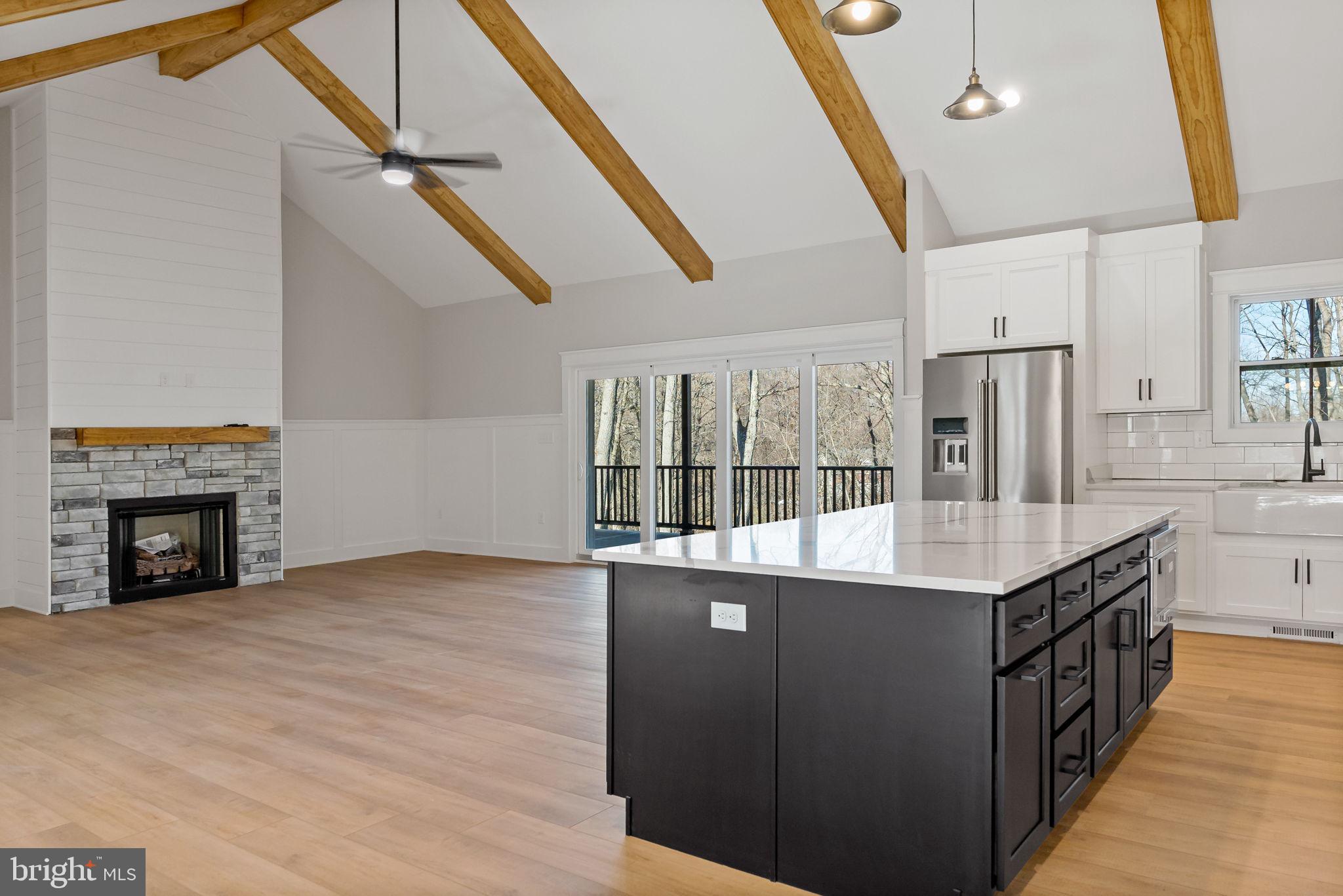 HALLMARK GLEN - Residential