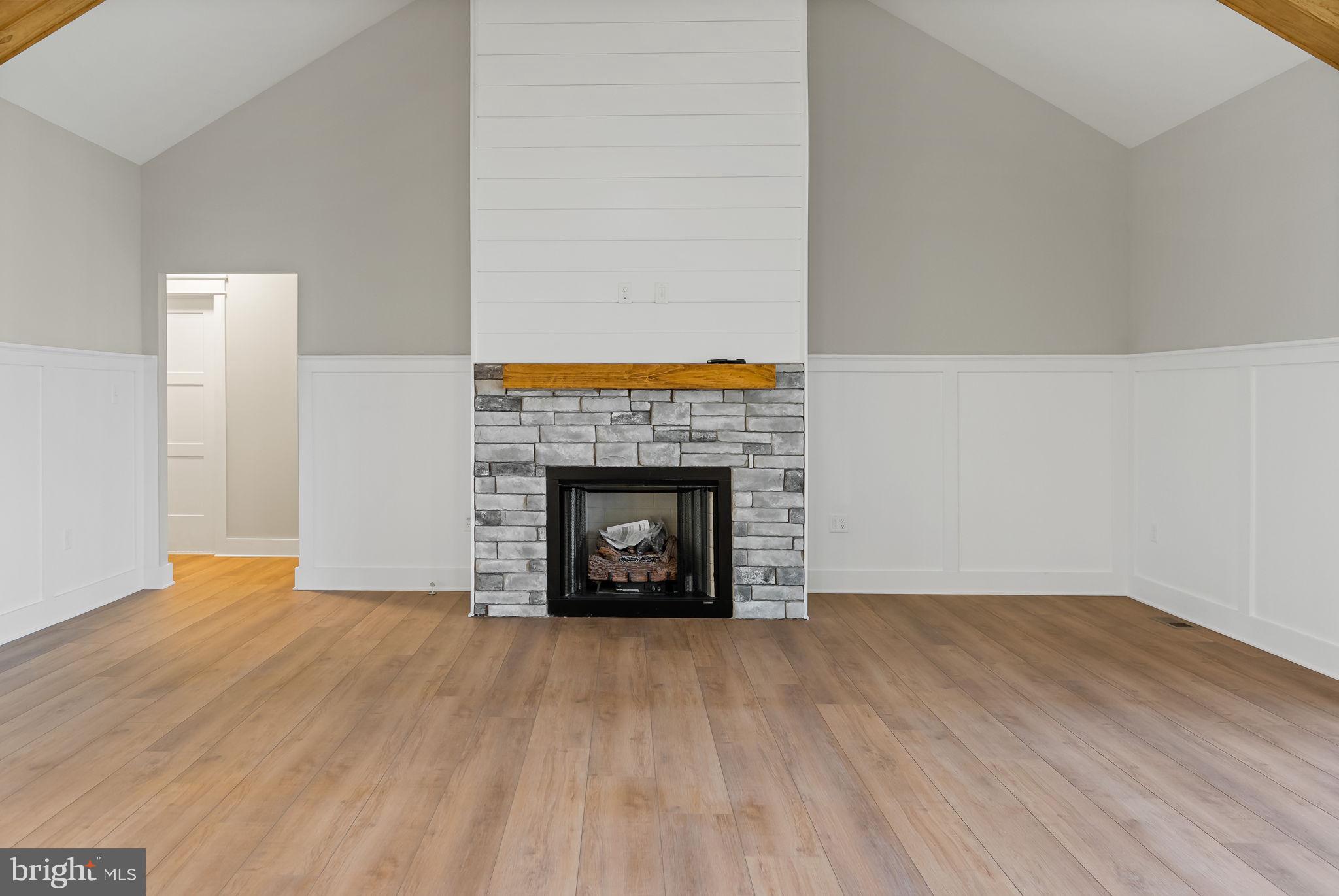HALLMARK GLEN - Residential