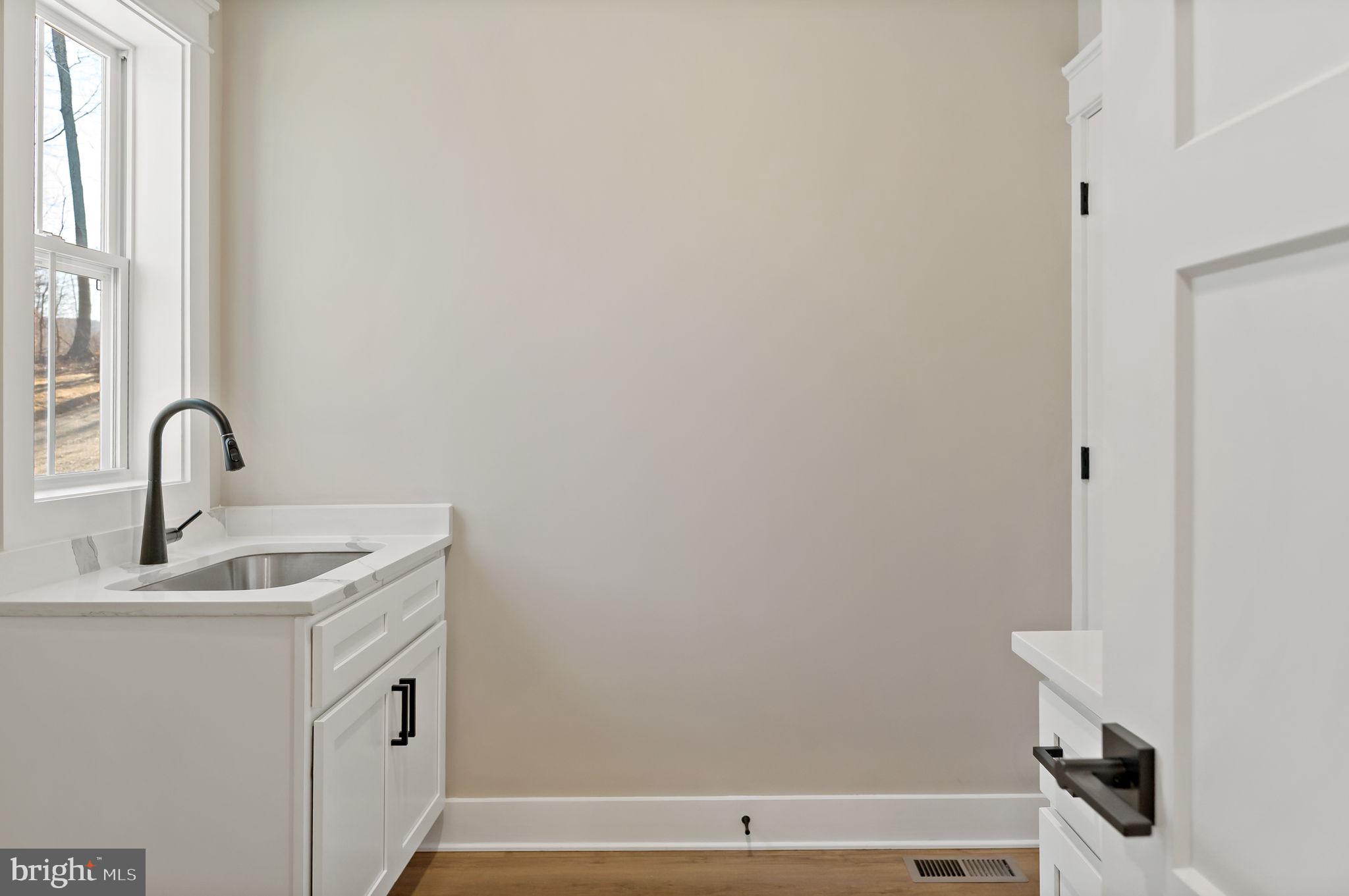 HALLMARK GLEN - Residential