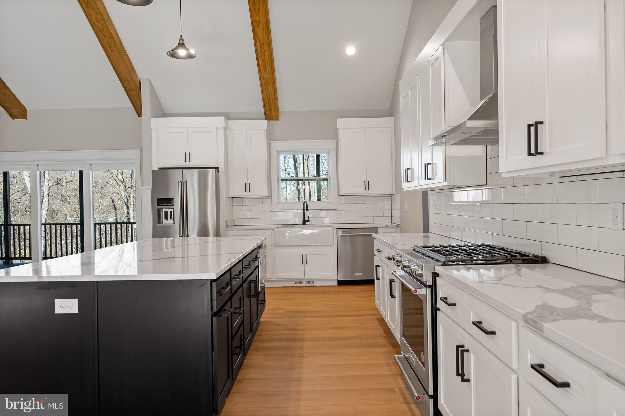 HALLMARK GLEN - Residential