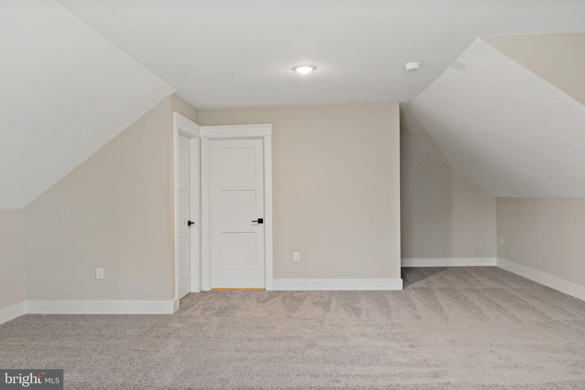HALLMARK GLEN - Residential