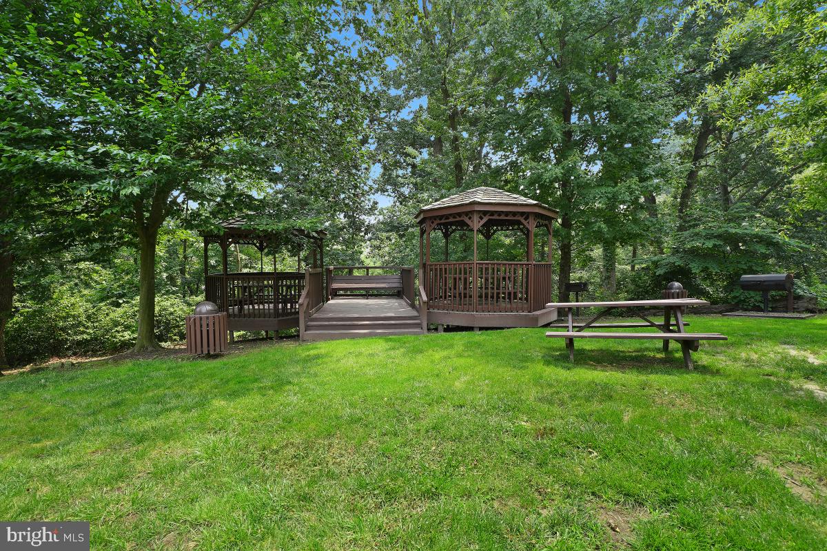 MONTEBELLO - Residential