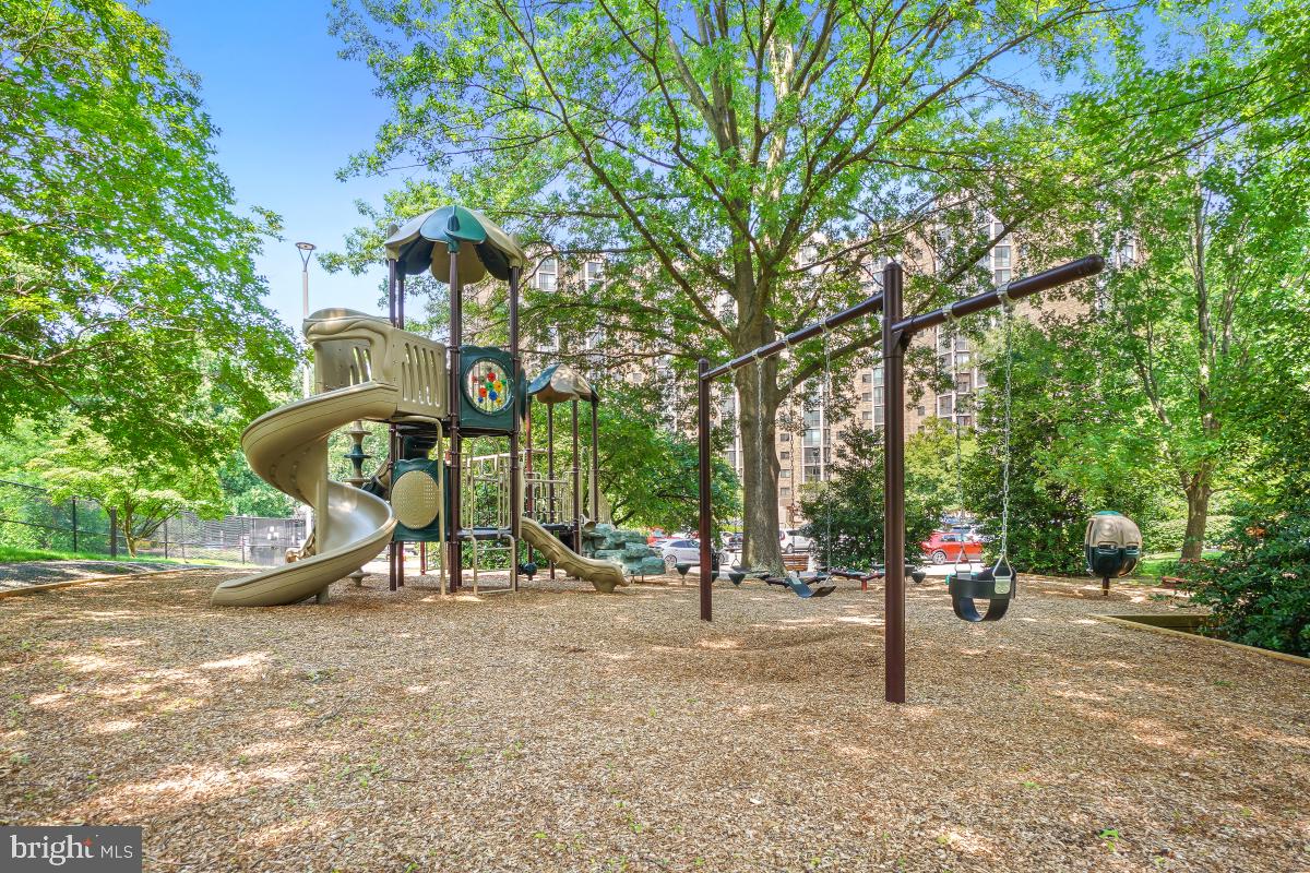 MONTEBELLO - Residential