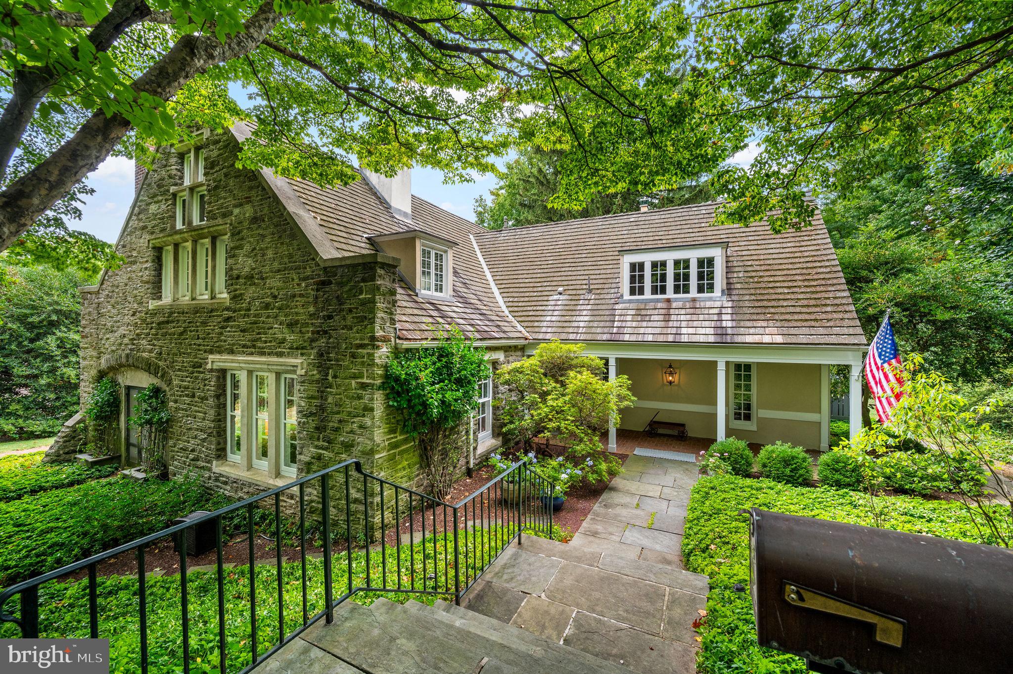 CHESTNUT HILL - Residential