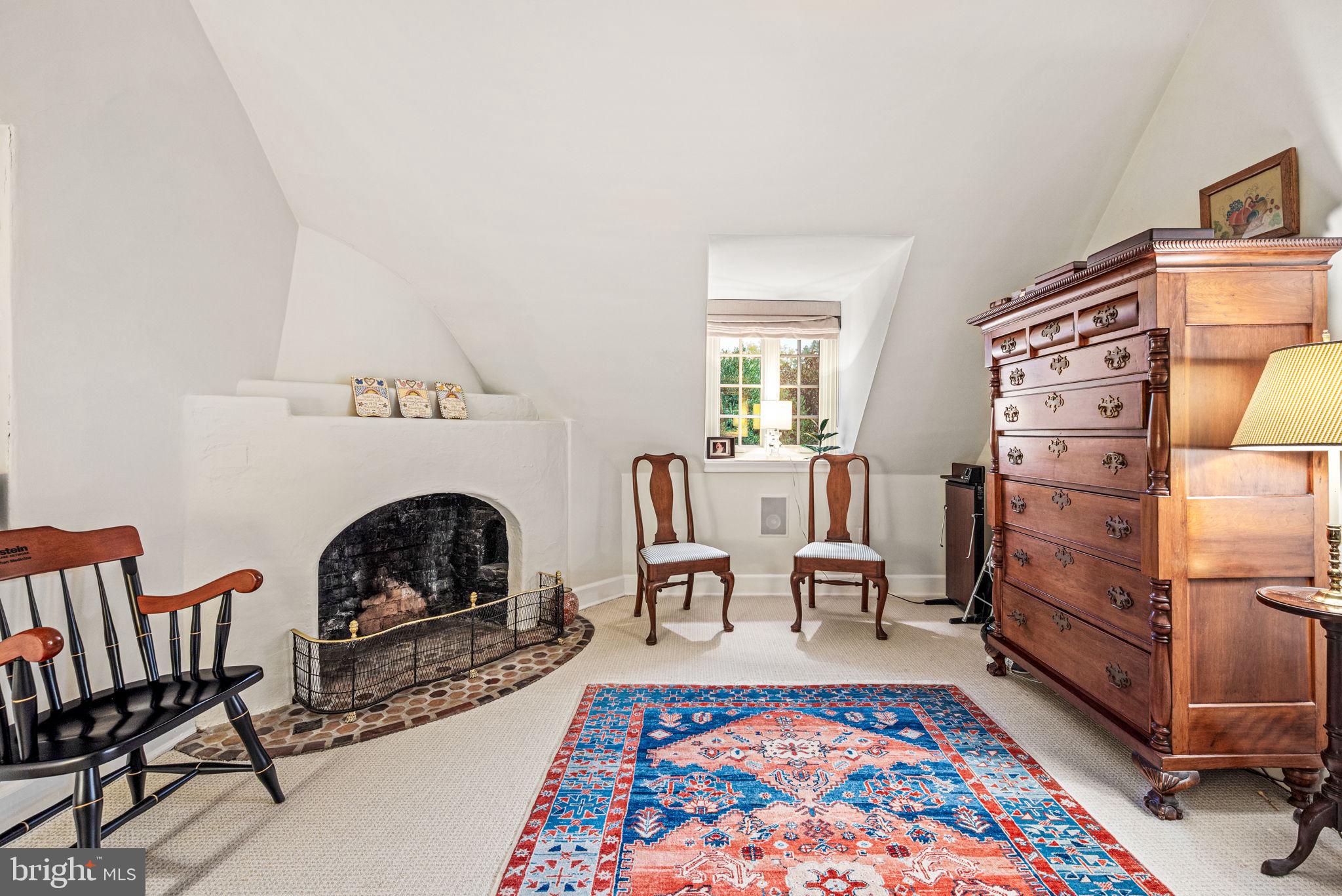 CHESTNUT HILL - Residential