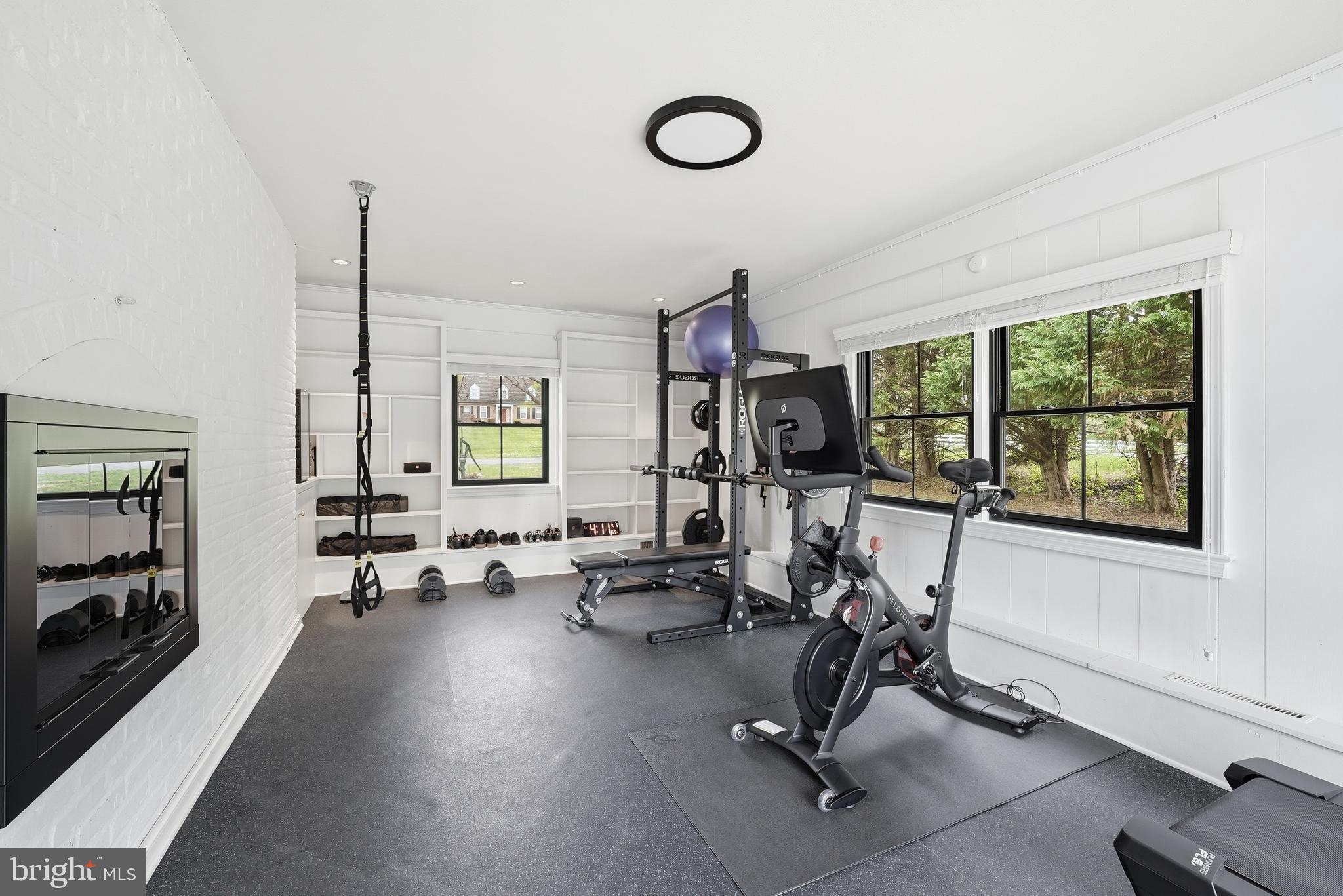 POTOMAC OUTSIDE - Residential