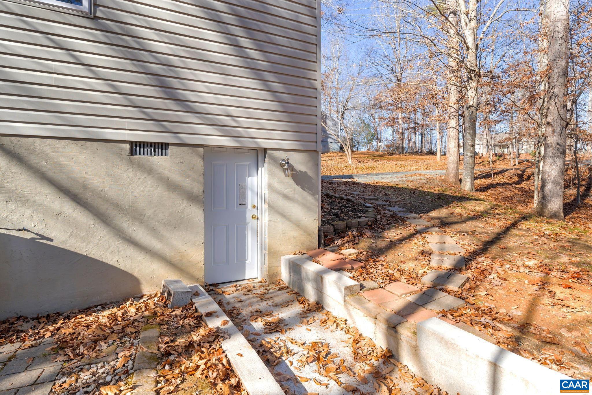 LAKE MONTICELLO - Residential