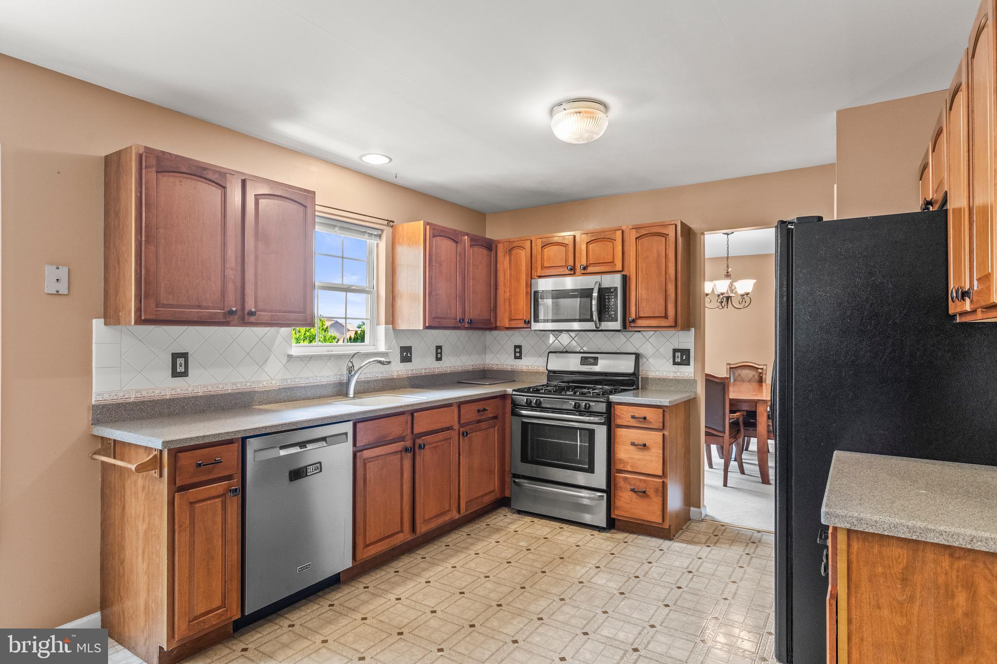 LEADER HEIGHTS CROSSING - Residential