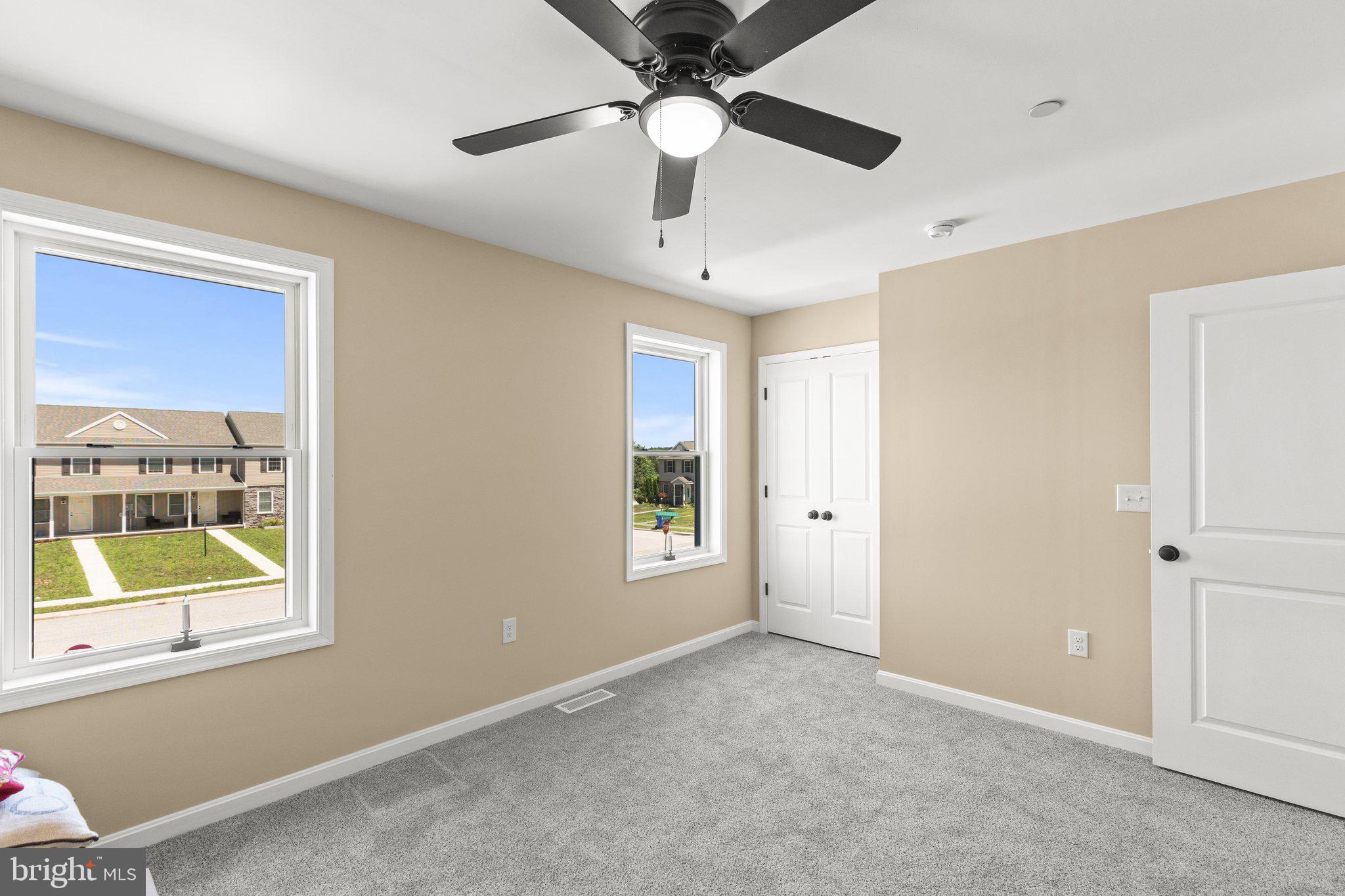 COLONIAL RIDGE - Residential