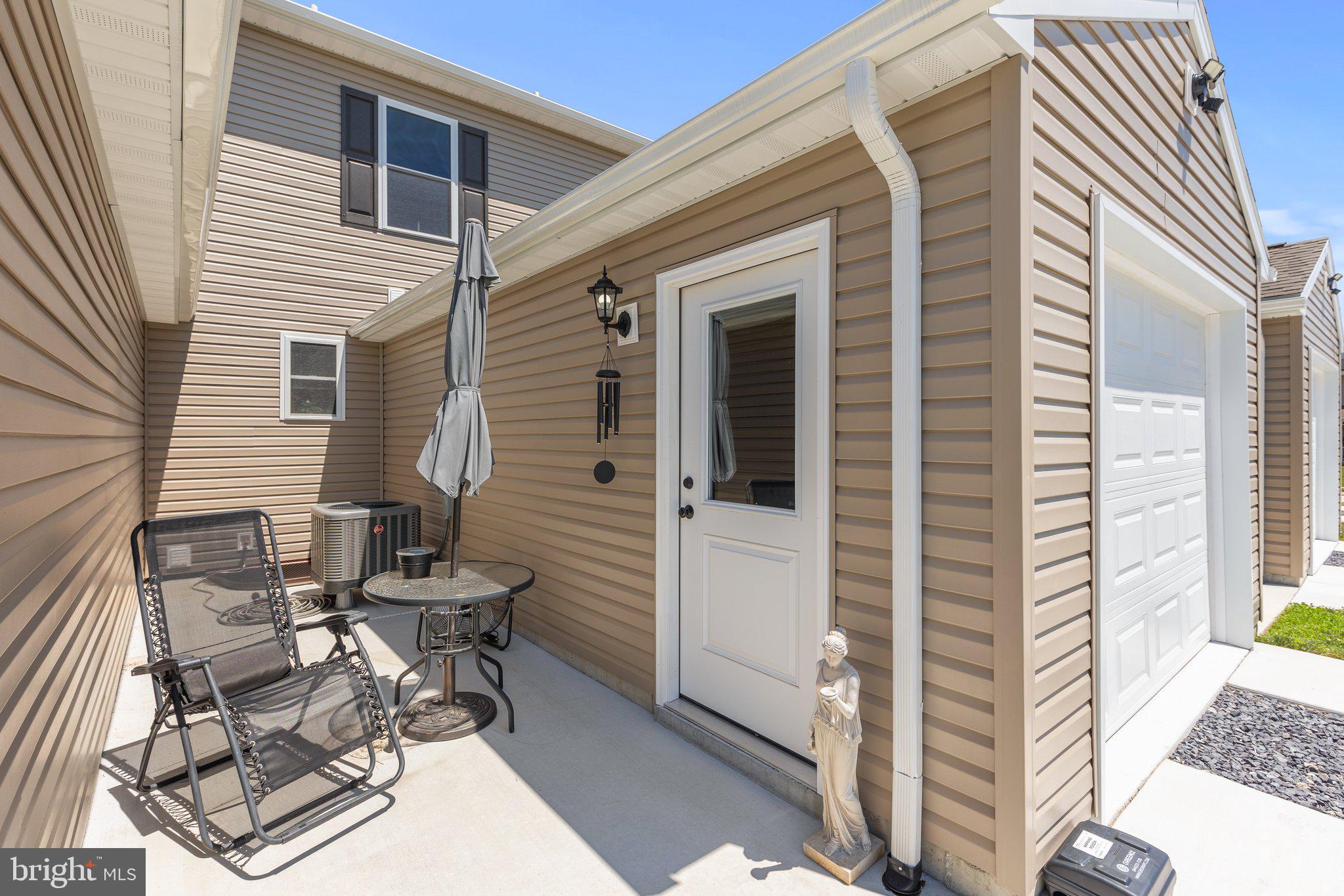 COLONIAL RIDGE - Residential
