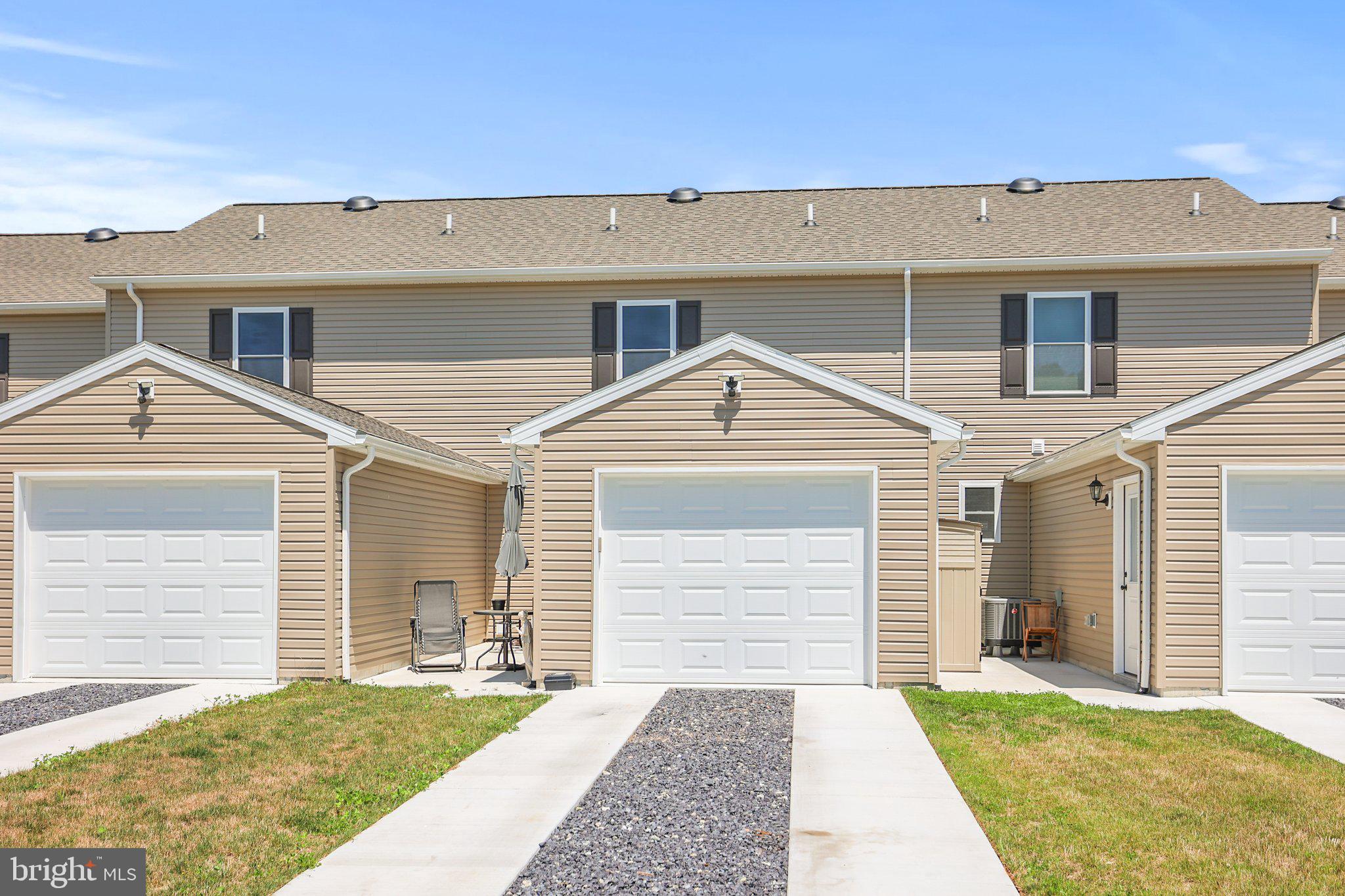 COLONIAL RIDGE - Residential