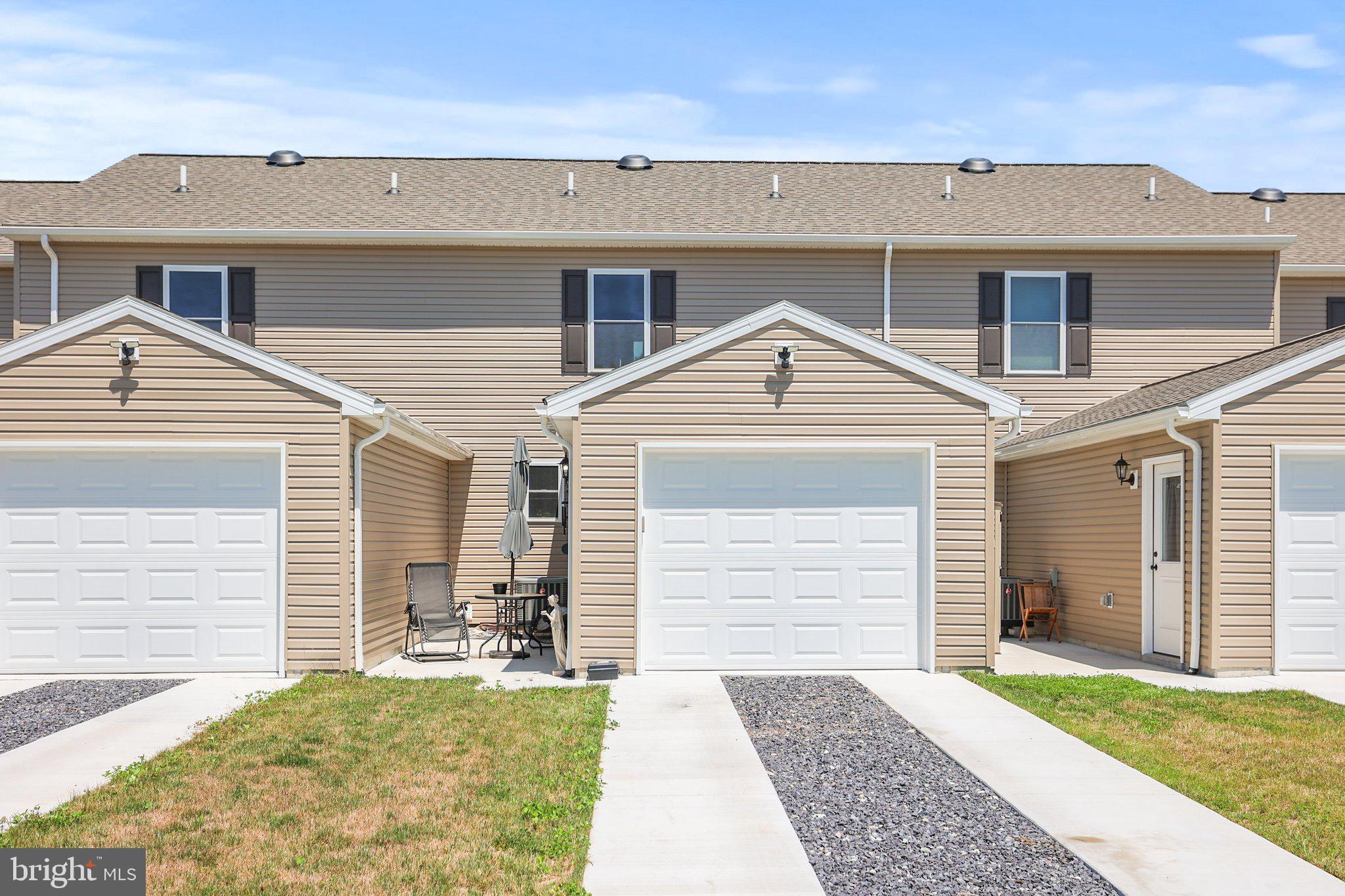 COLONIAL RIDGE - Residential