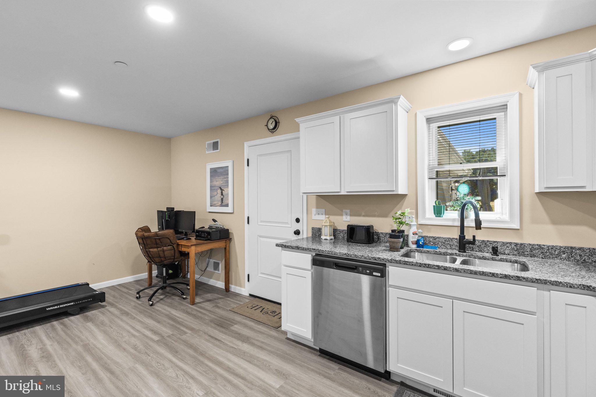 COLONIAL RIDGE - Residential