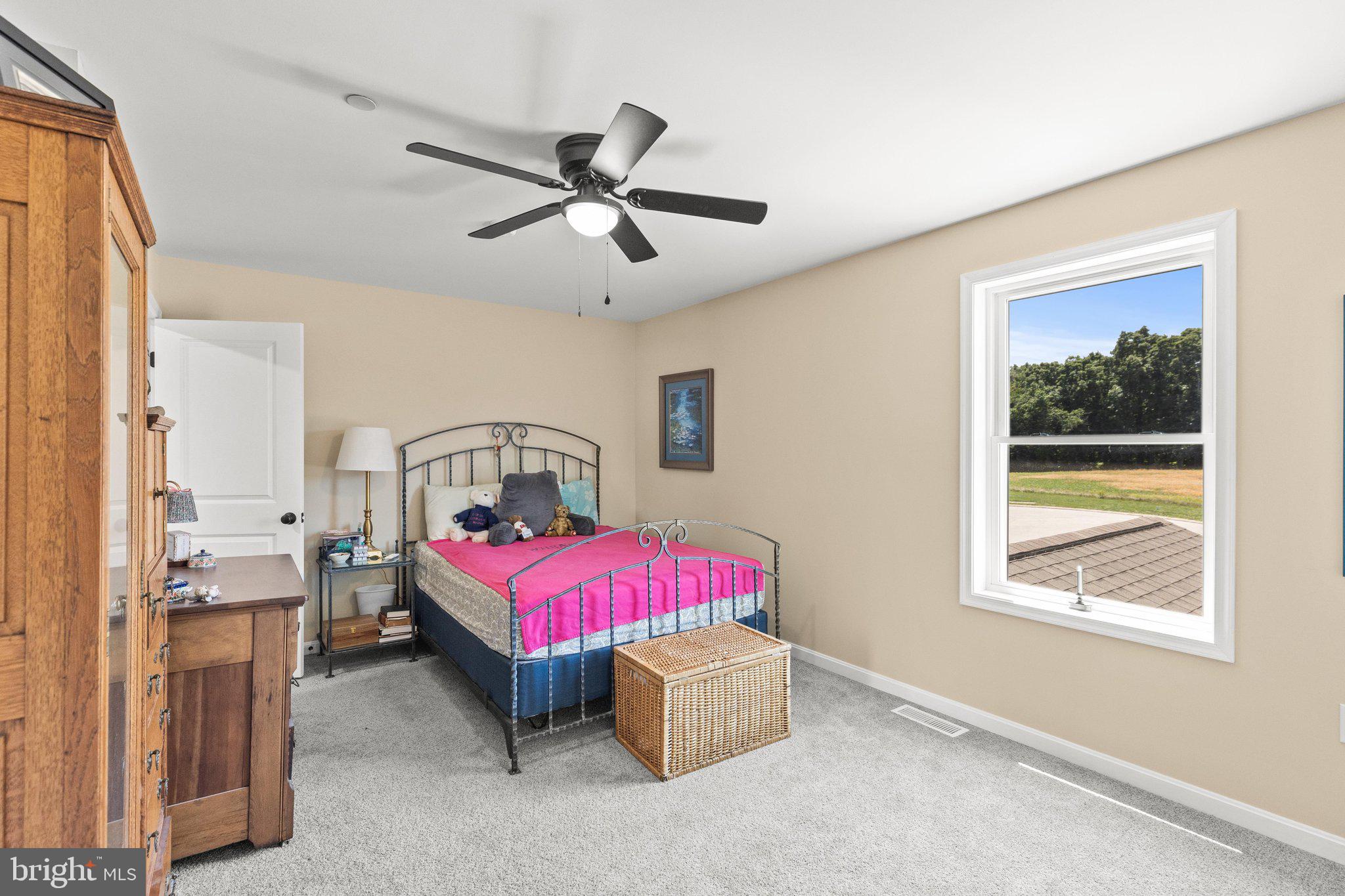 COLONIAL RIDGE - Residential