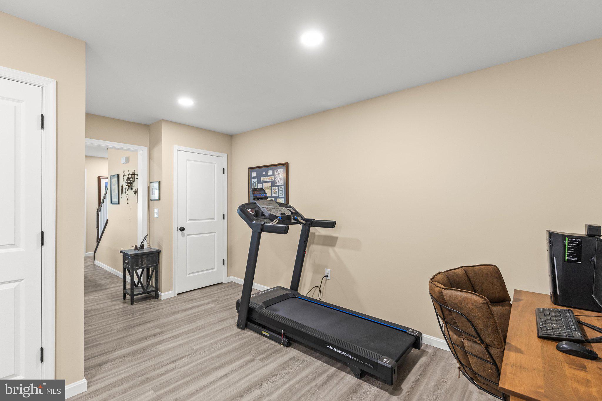 COLONIAL RIDGE - Residential