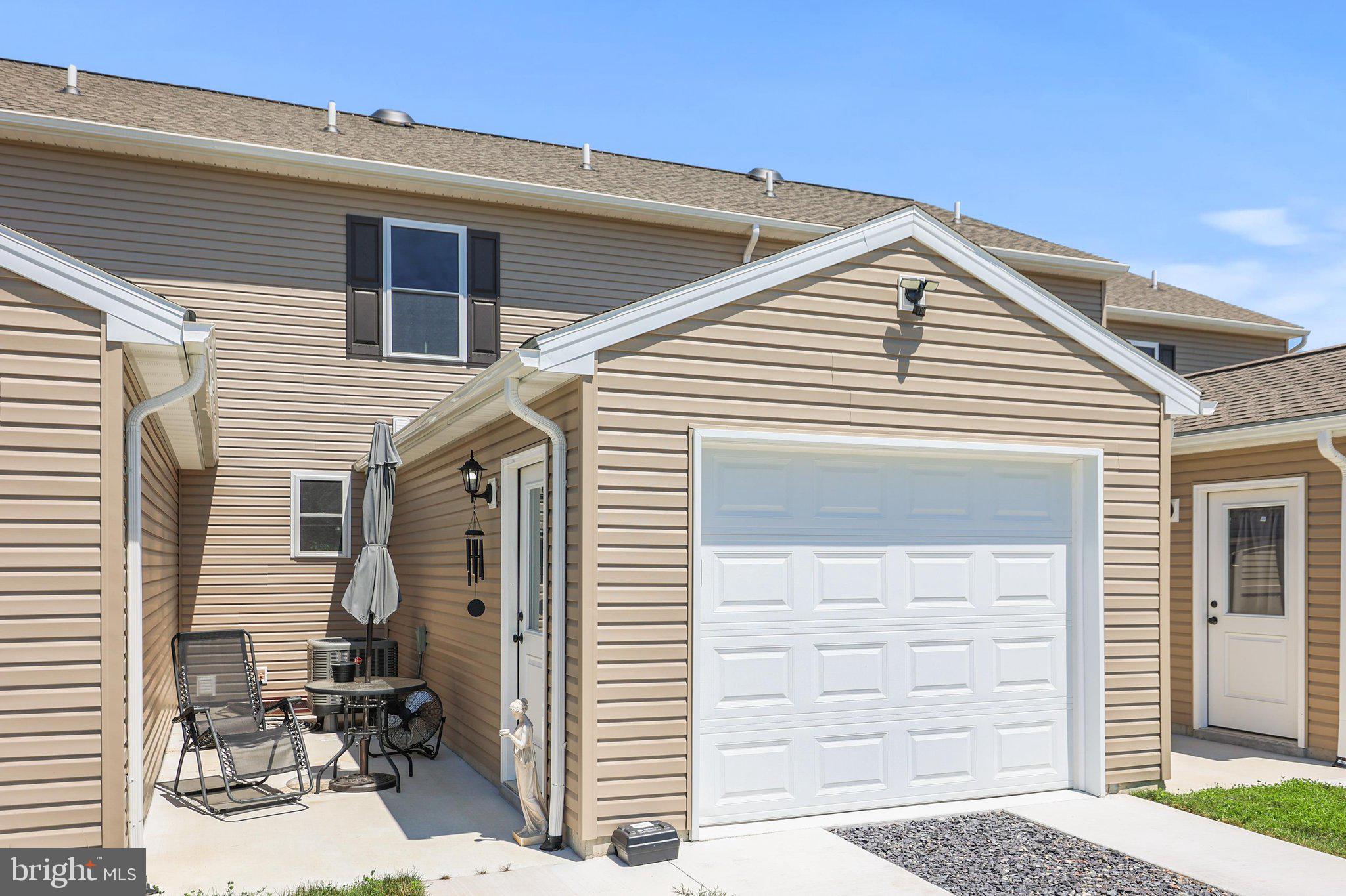 COLONIAL RIDGE - Residential