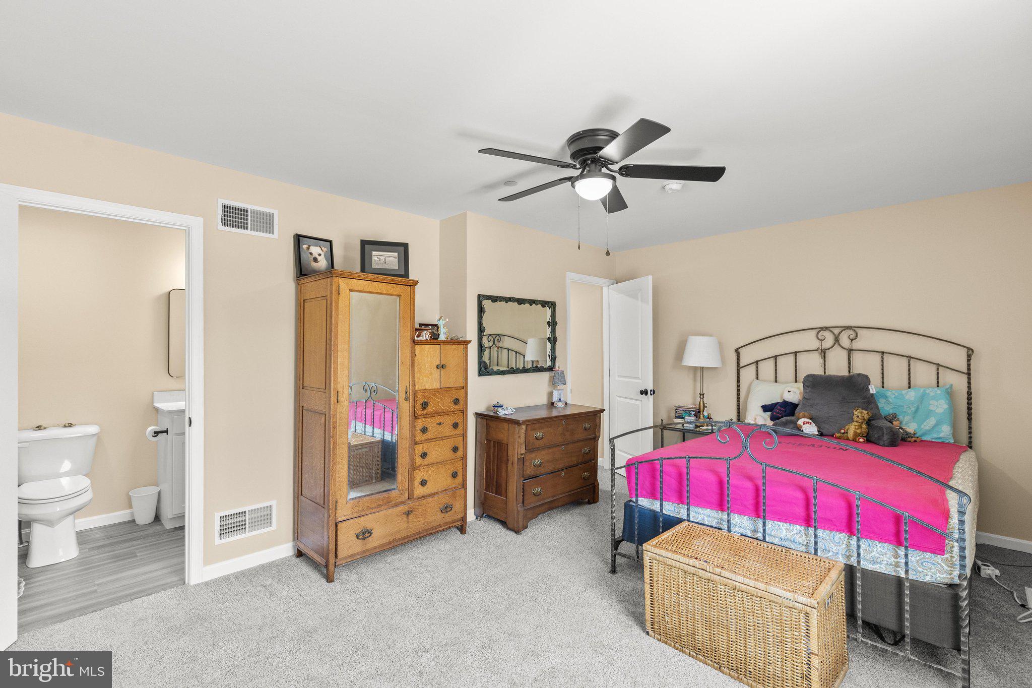 COLONIAL RIDGE - Residential