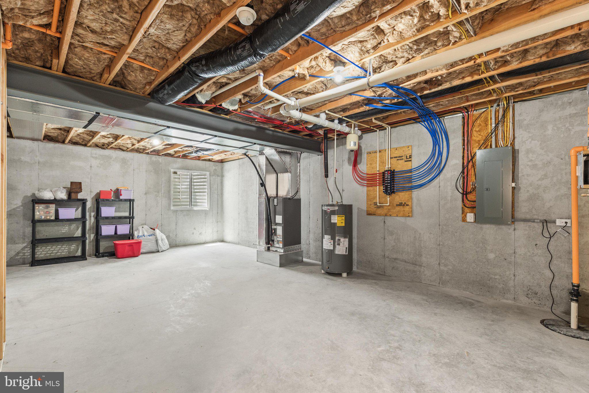 COLONIAL RIDGE - Residential