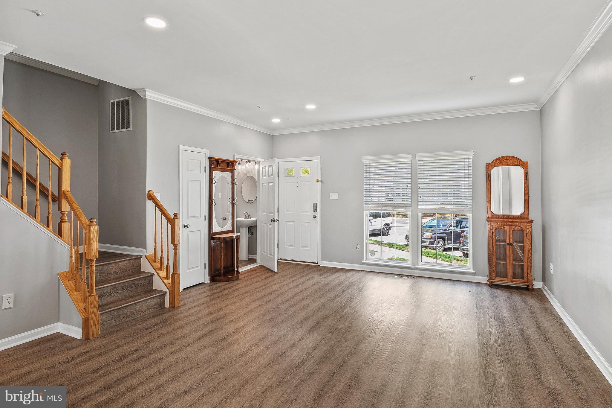 NEWTOWN - Residential
