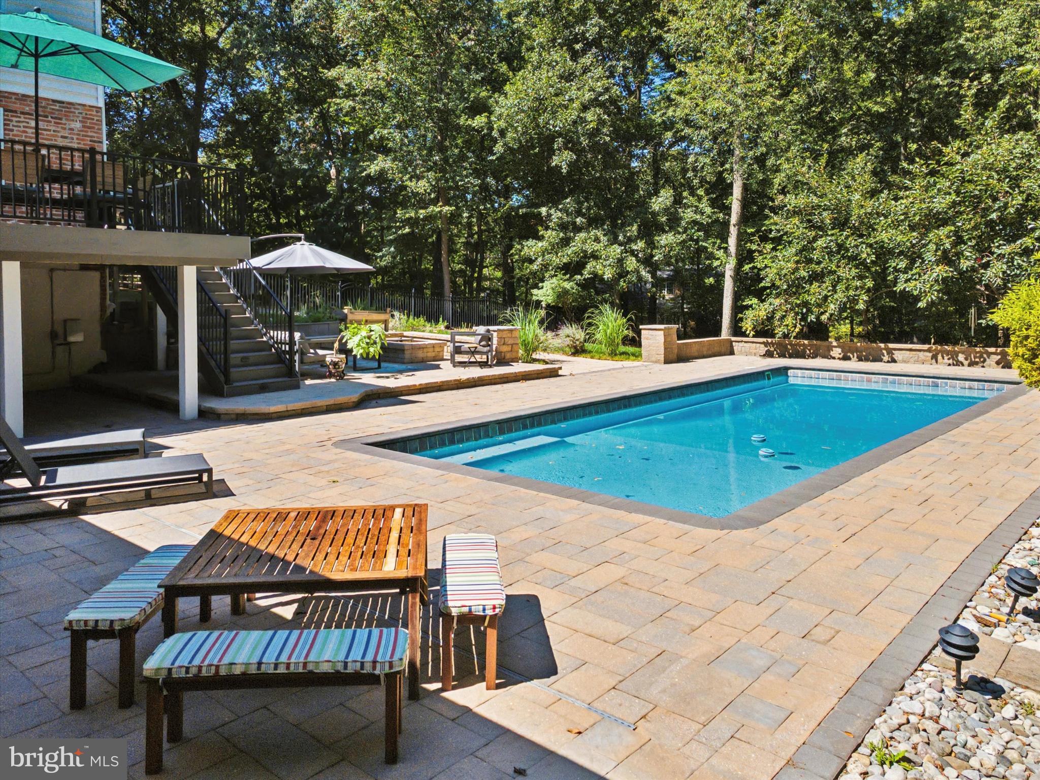 WAYNEWOOD - Residential