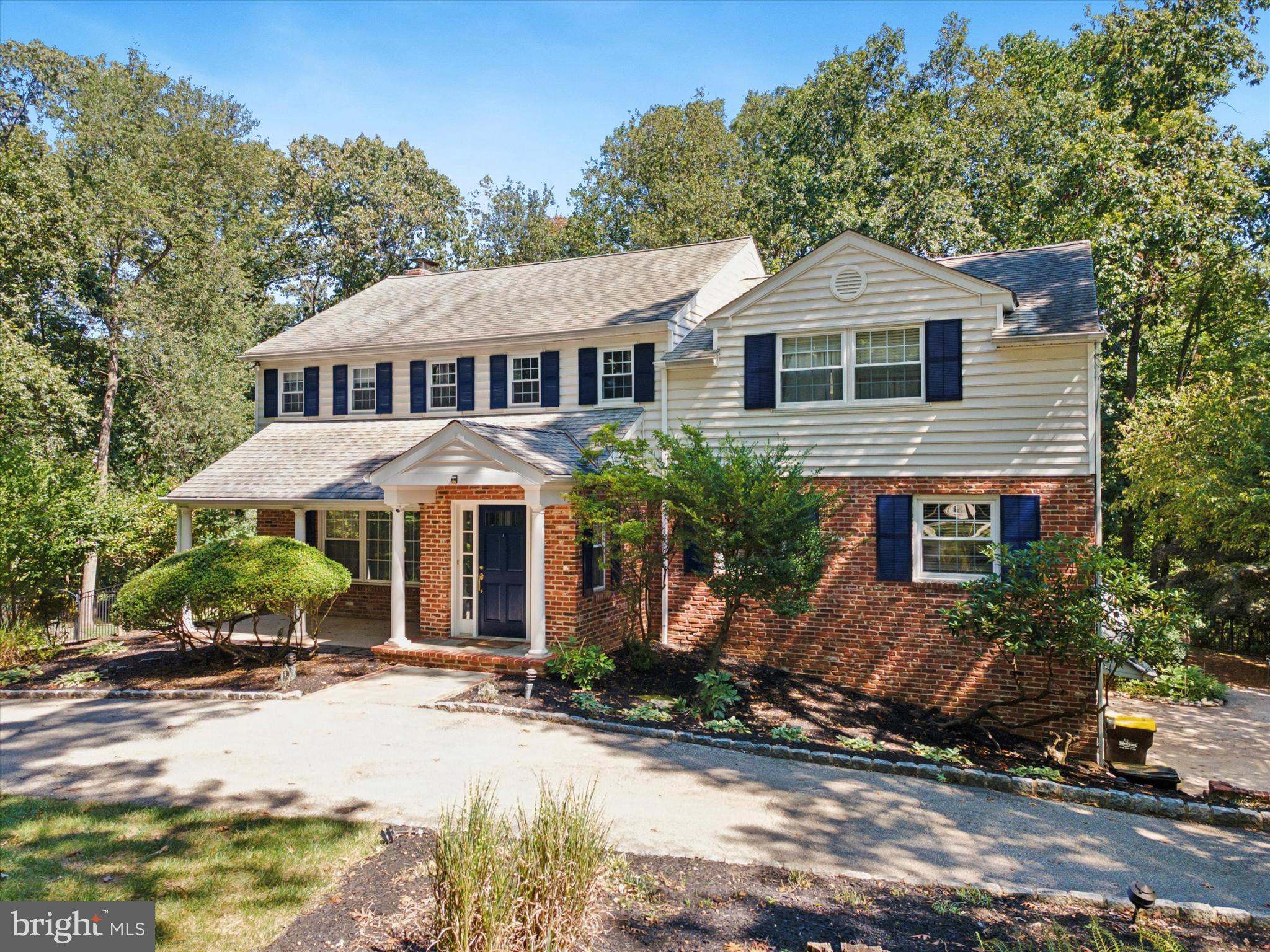 WAYNEWOOD - Residential