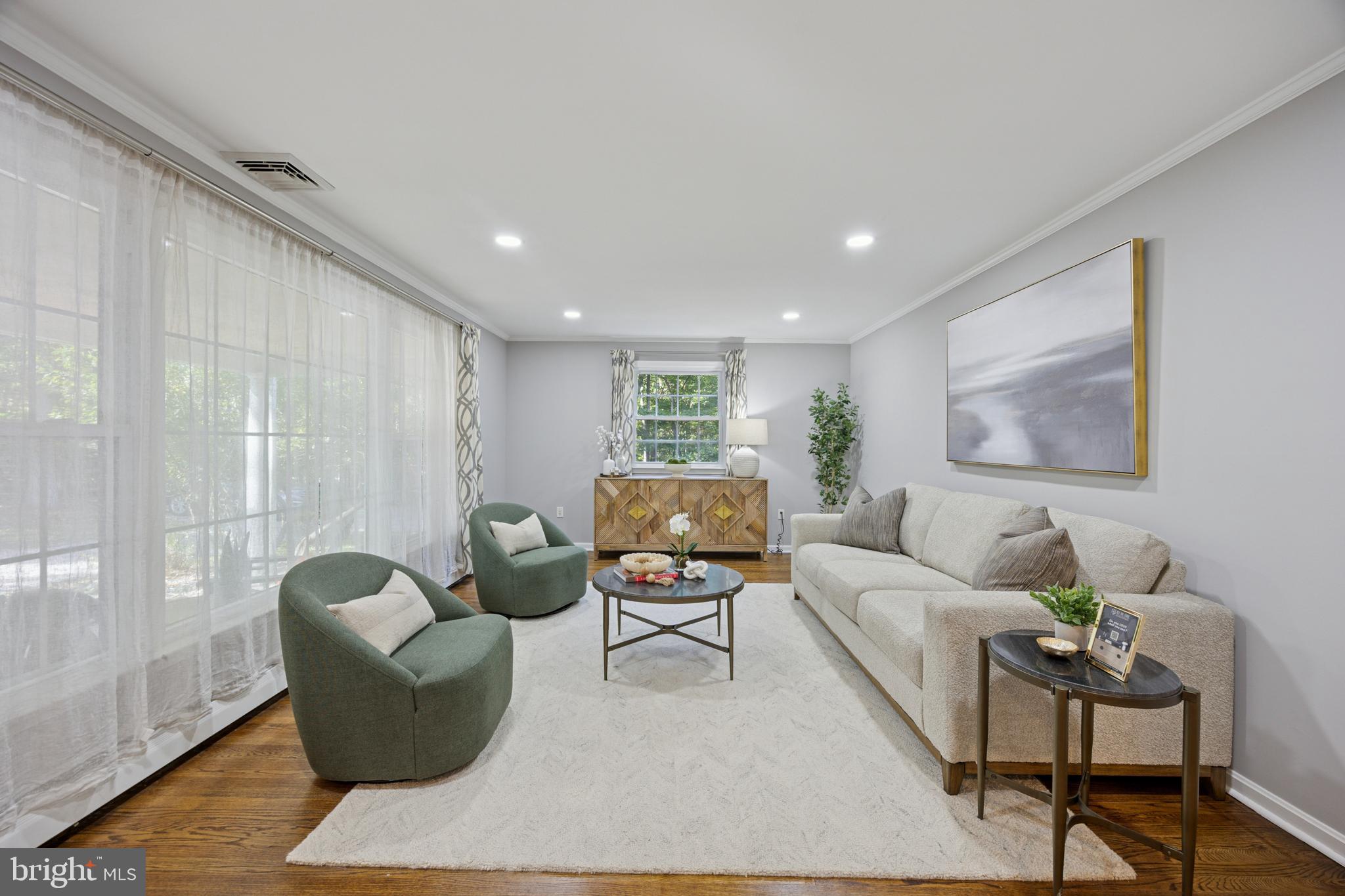 WAYNEWOOD - Residential