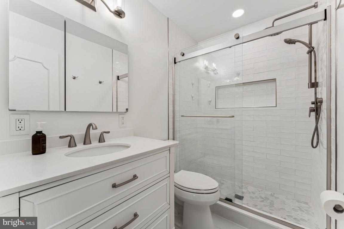 HAMLET PLACE - Residential