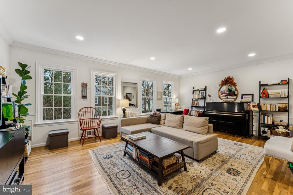 HAMLET PLACE - Residential