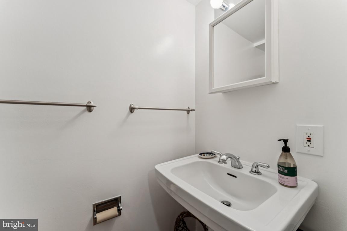 HAMLET PLACE - Residential