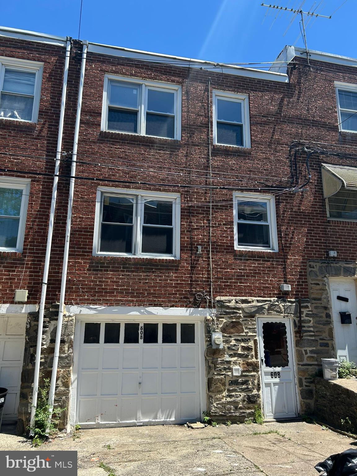 WALNUT HILL - Residential