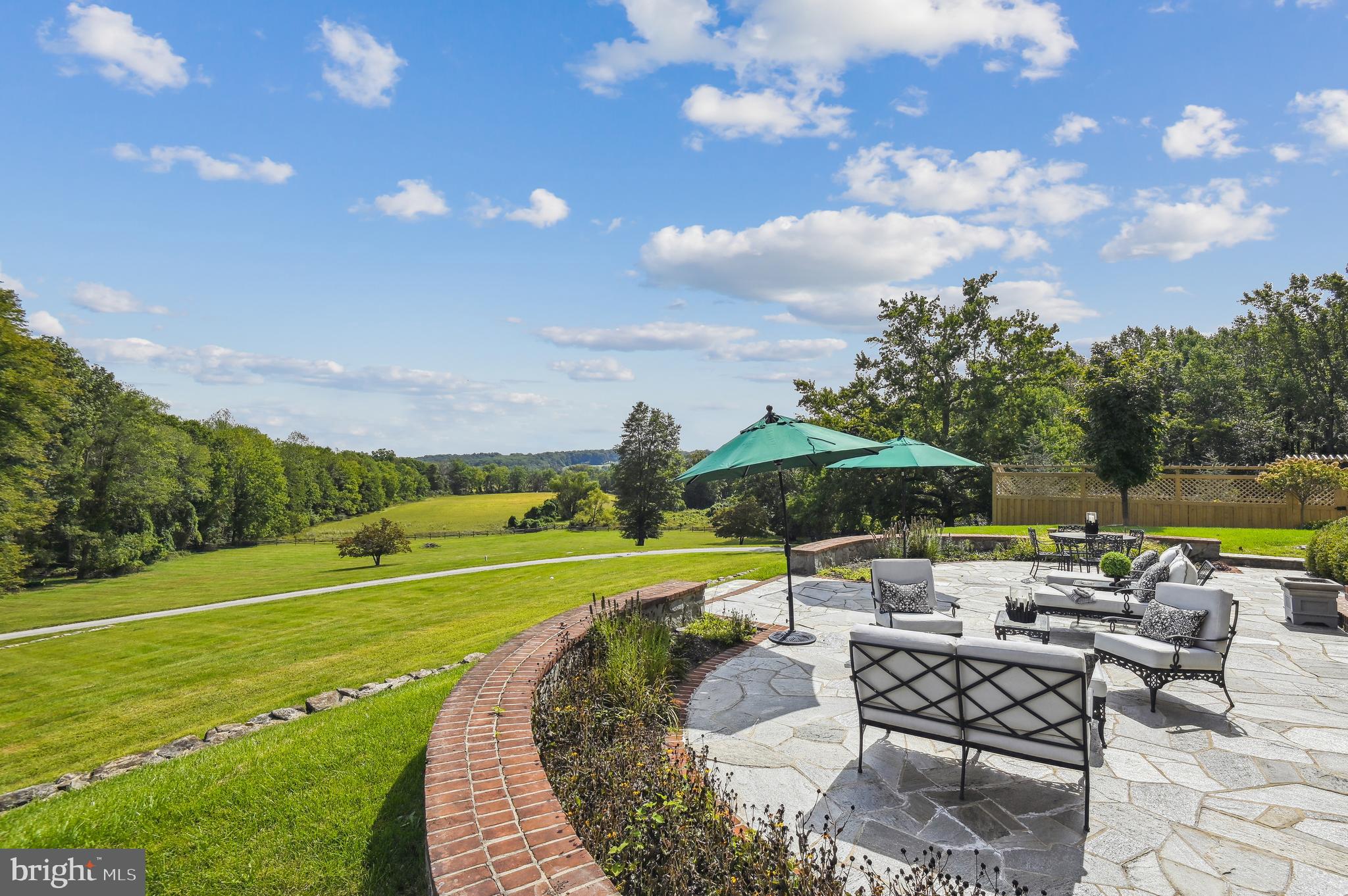 CAVES VALLEY - Residential