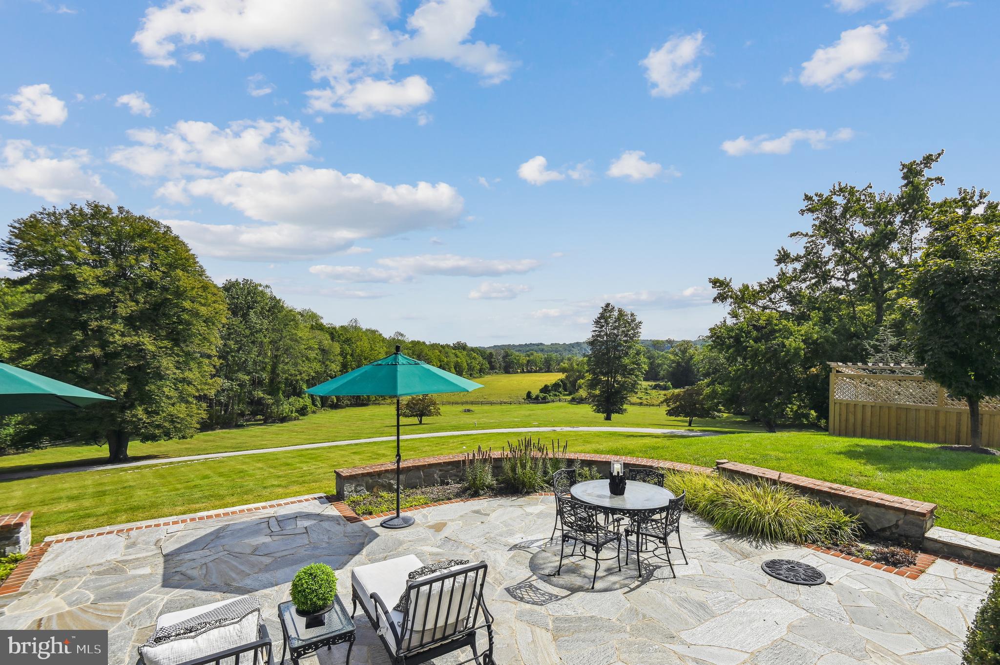 CAVES VALLEY - Residential