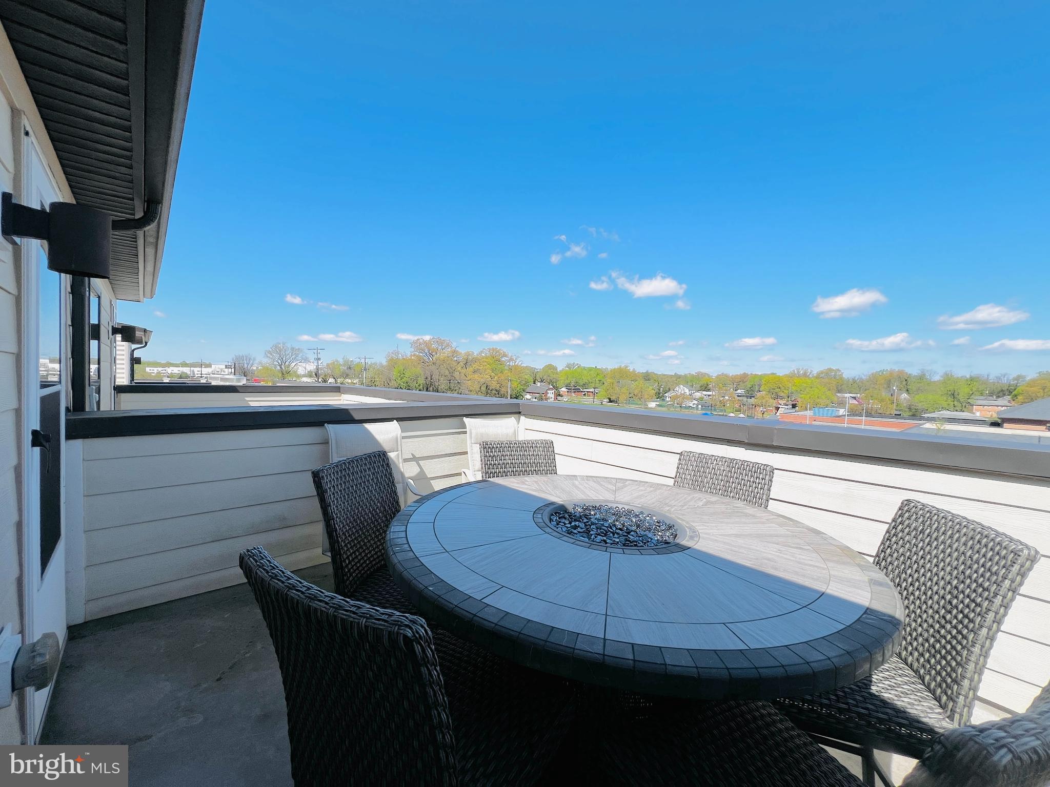 VILLAGE OF TOWNE SQUARE - Residential
