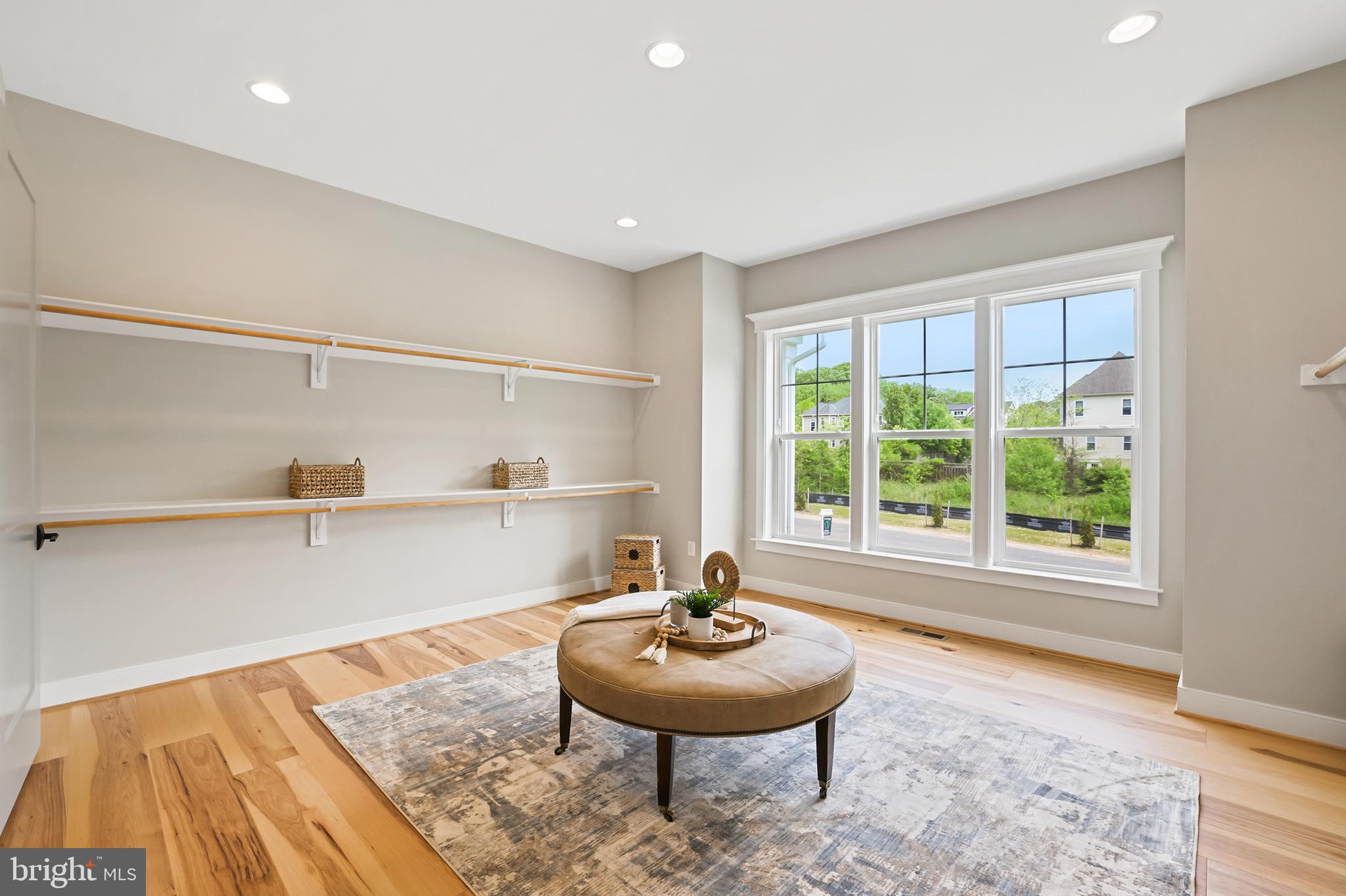 BRADDOCK WOODS - Residential