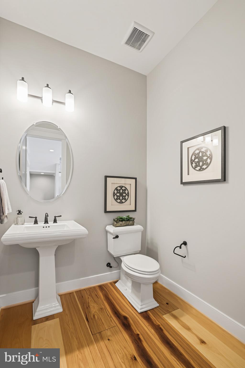 BRADDOCK WOODS - Residential