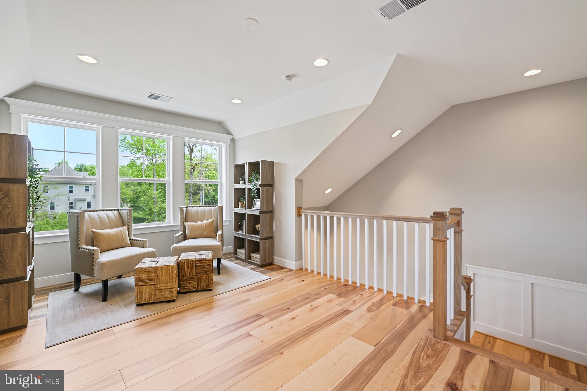 BRADDOCK WOODS - Residential