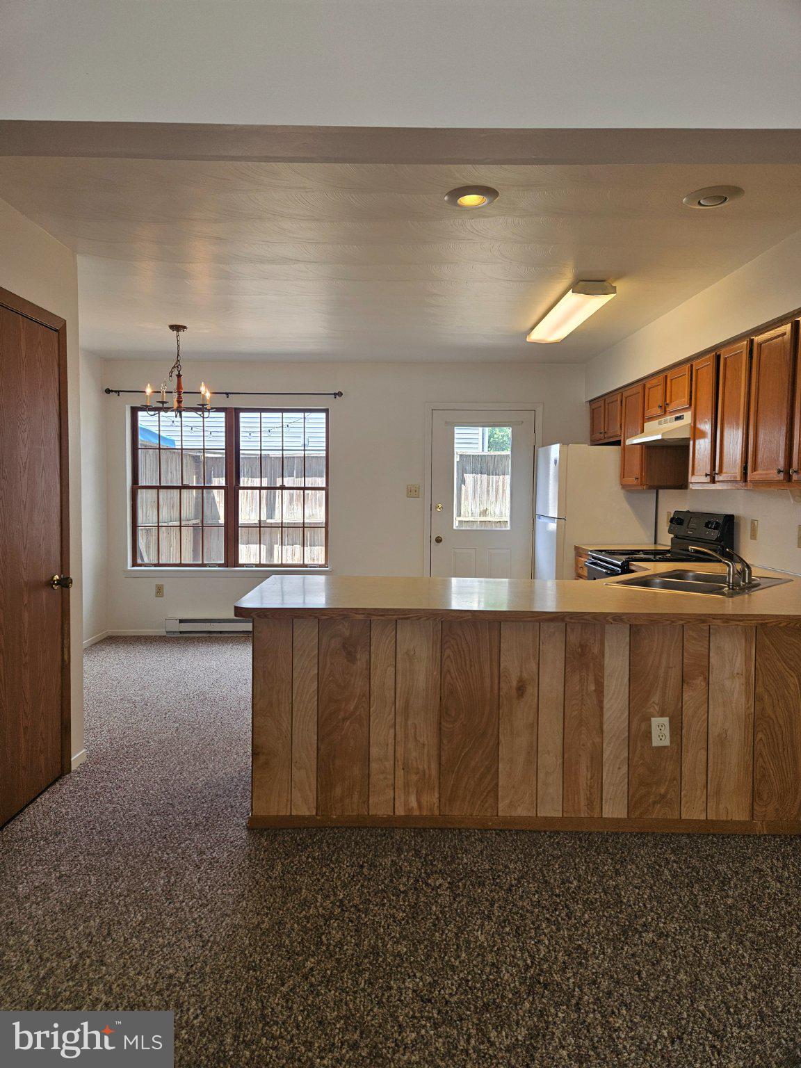 WOODS EDGE - Residential