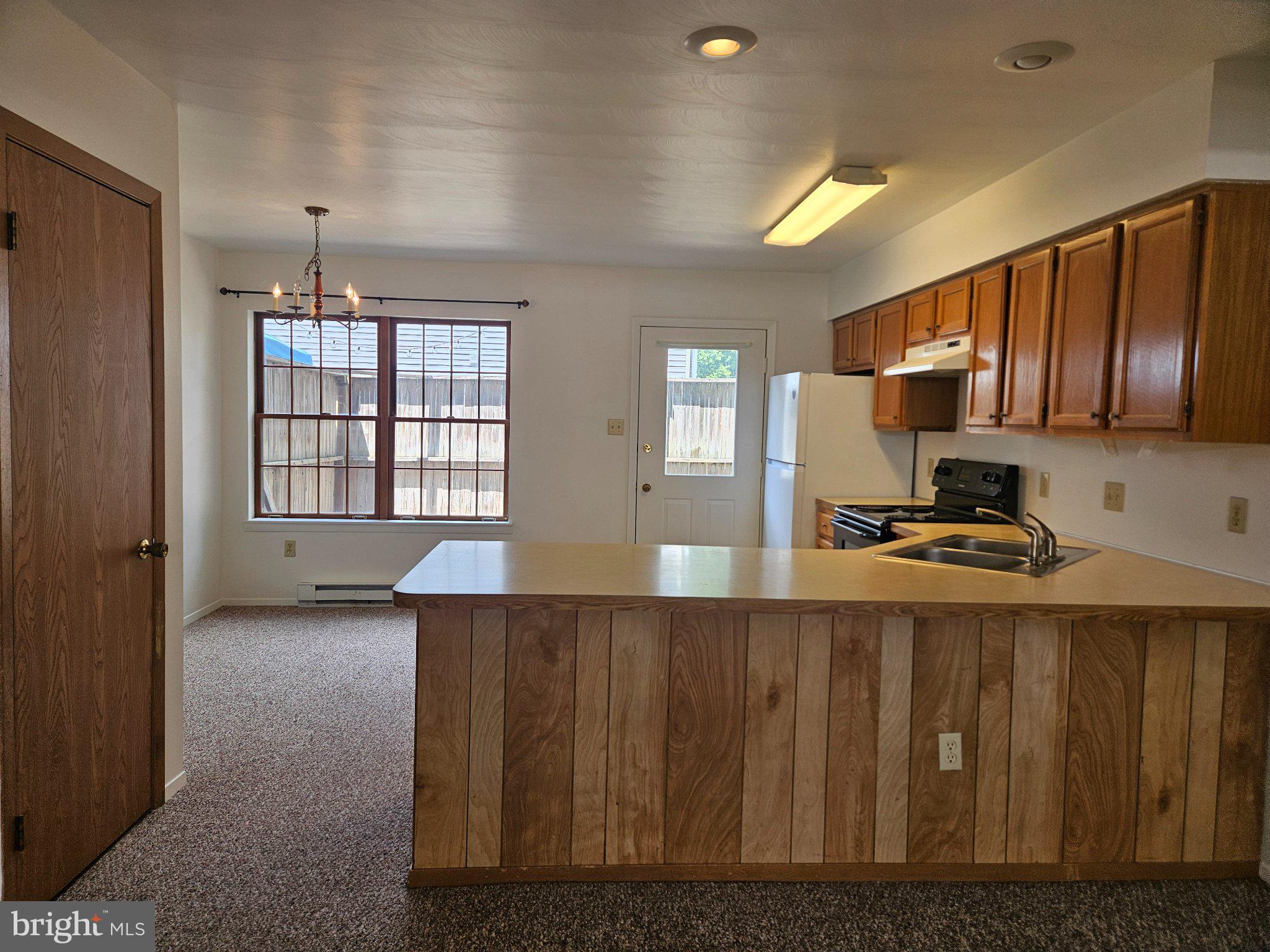 WOODS EDGE - Residential