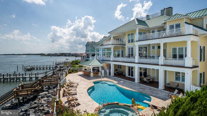 MARTHA'S  LANDING - Residential