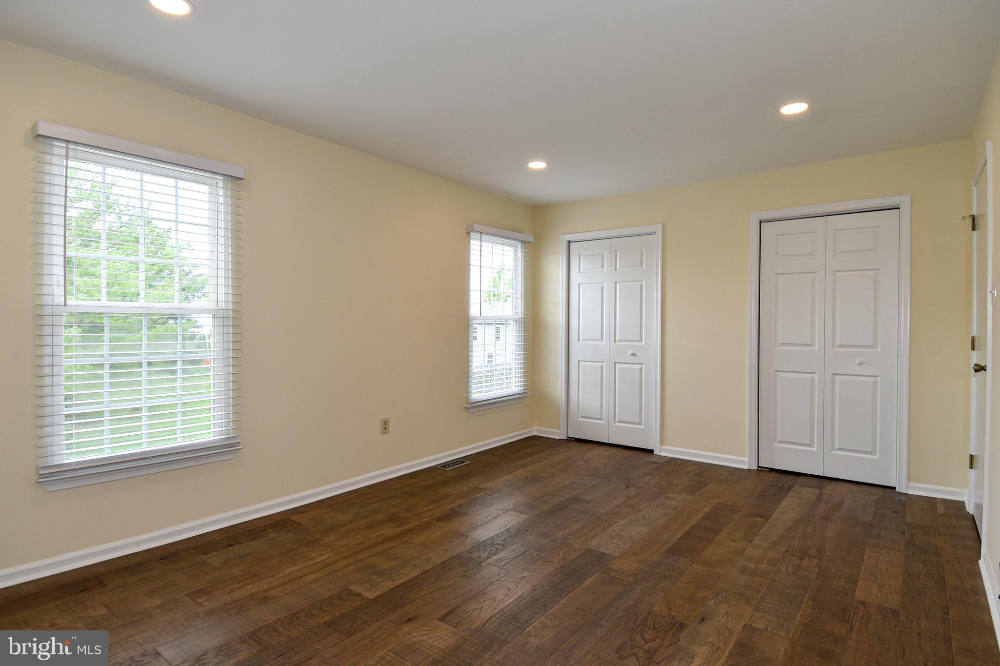 ROBIN MEADOWS - Residential Lease