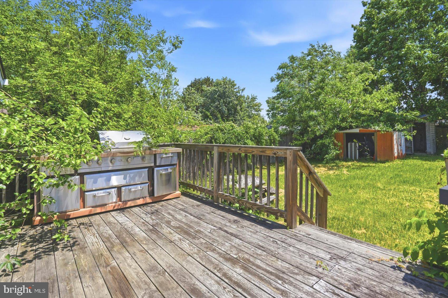 MOUNTAIN BUSH ESTATES - Residential