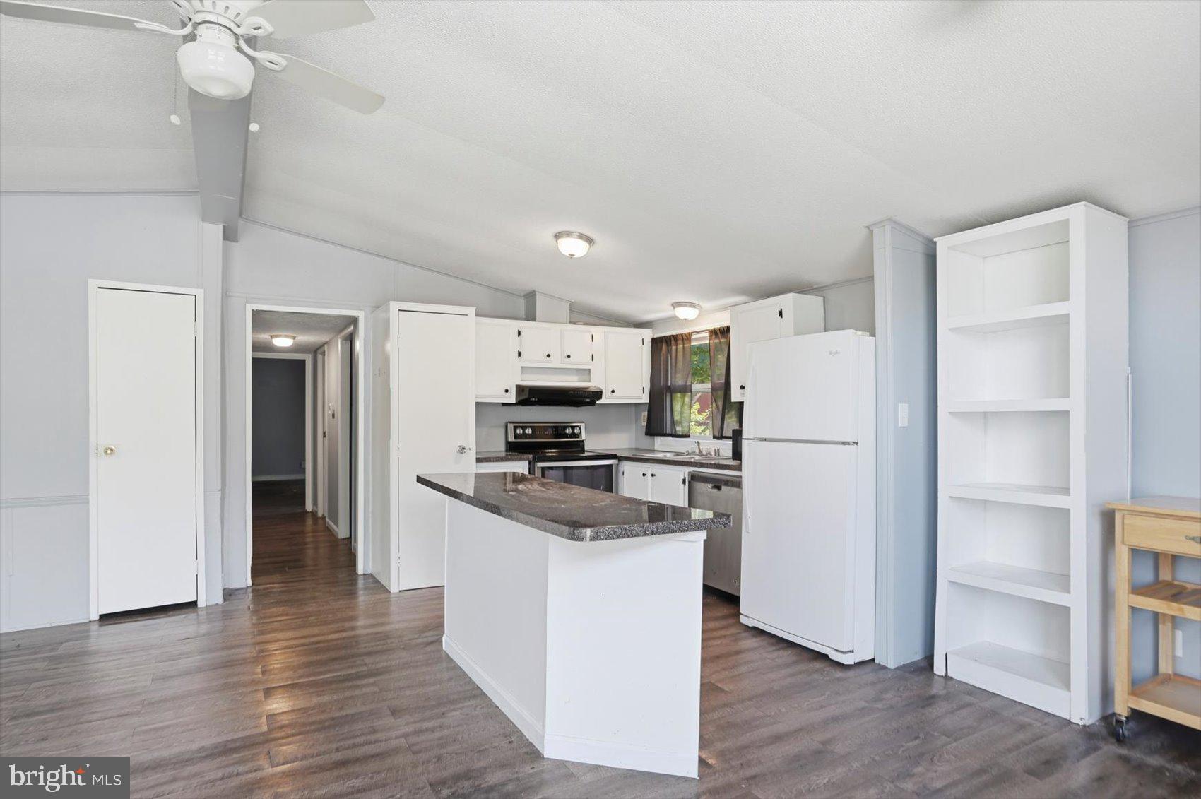 MOUNTAIN BUSH ESTATES - Residential