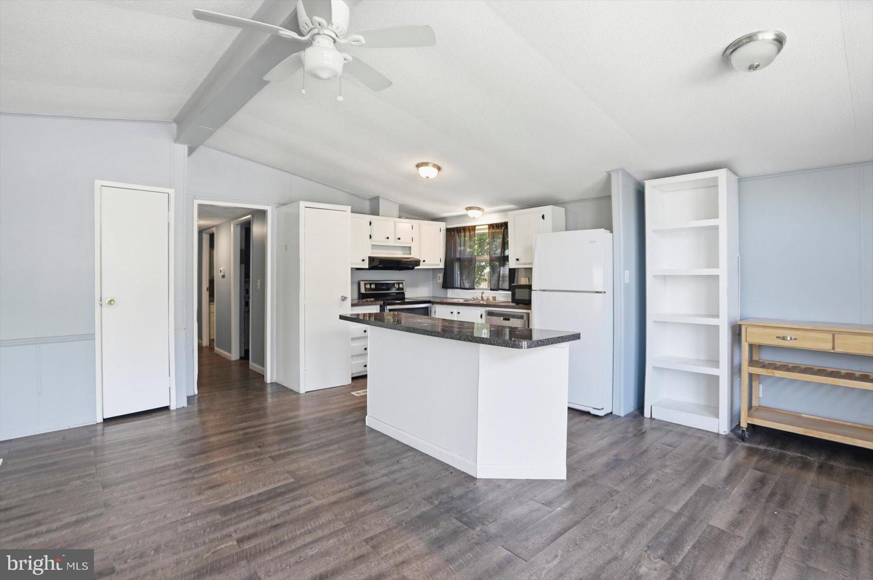 MOUNTAIN BUSH ESTATES - Residential