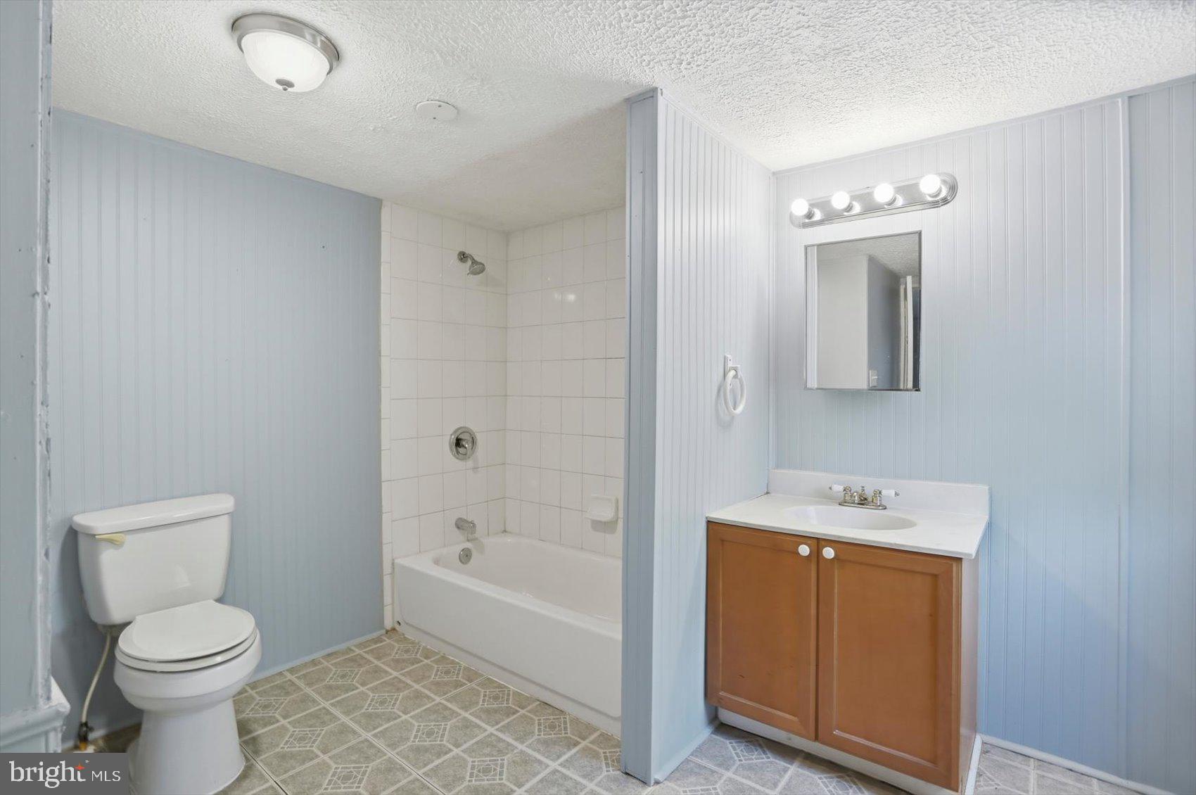 MOUNTAIN BUSH ESTATES - Residential