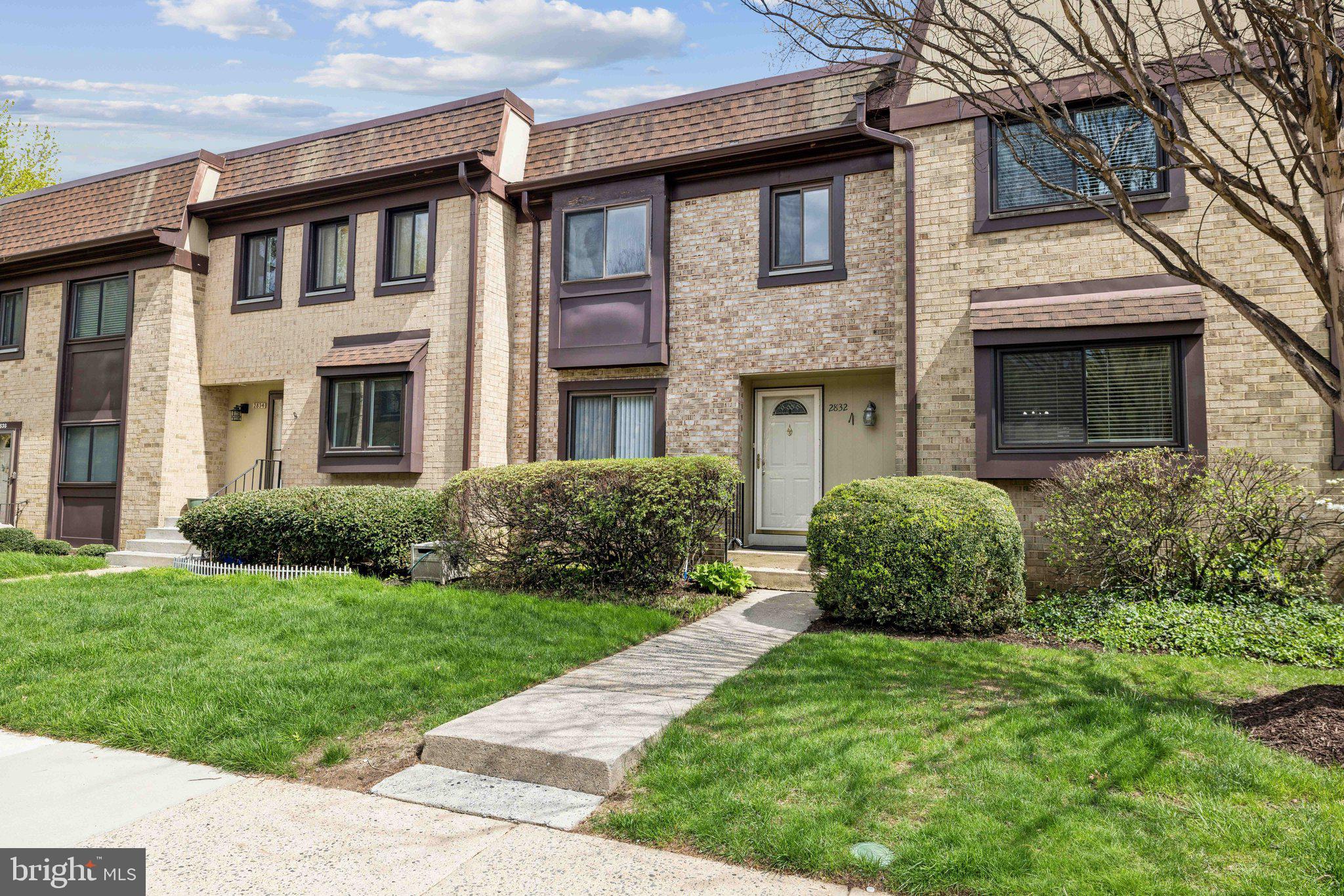 TREEBROOKE CONDOMINIUM - Residential Lease