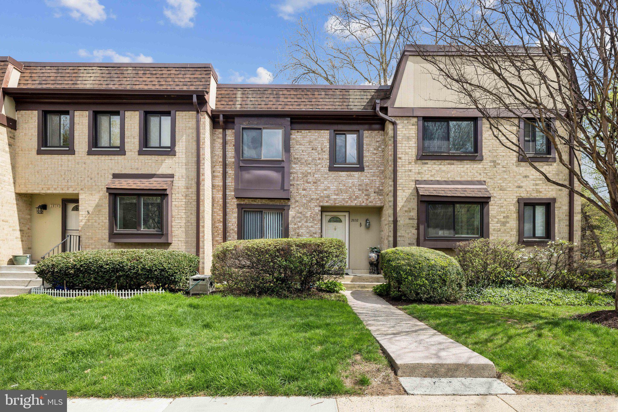 TREEBROOKE CONDOMINIUM - Residential Lease