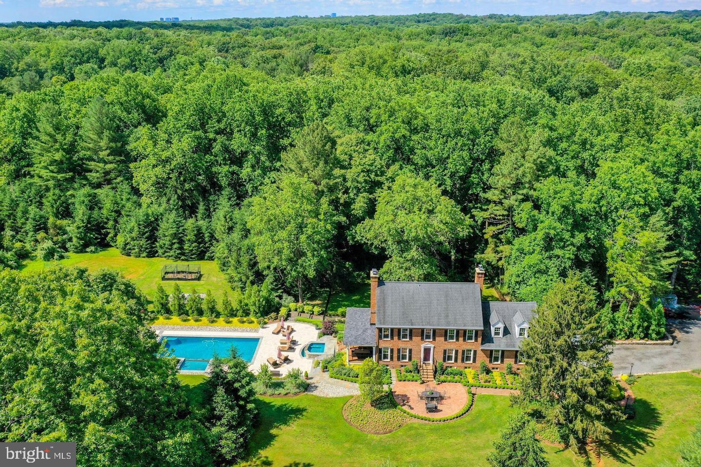 WOODSFIELD - Residential