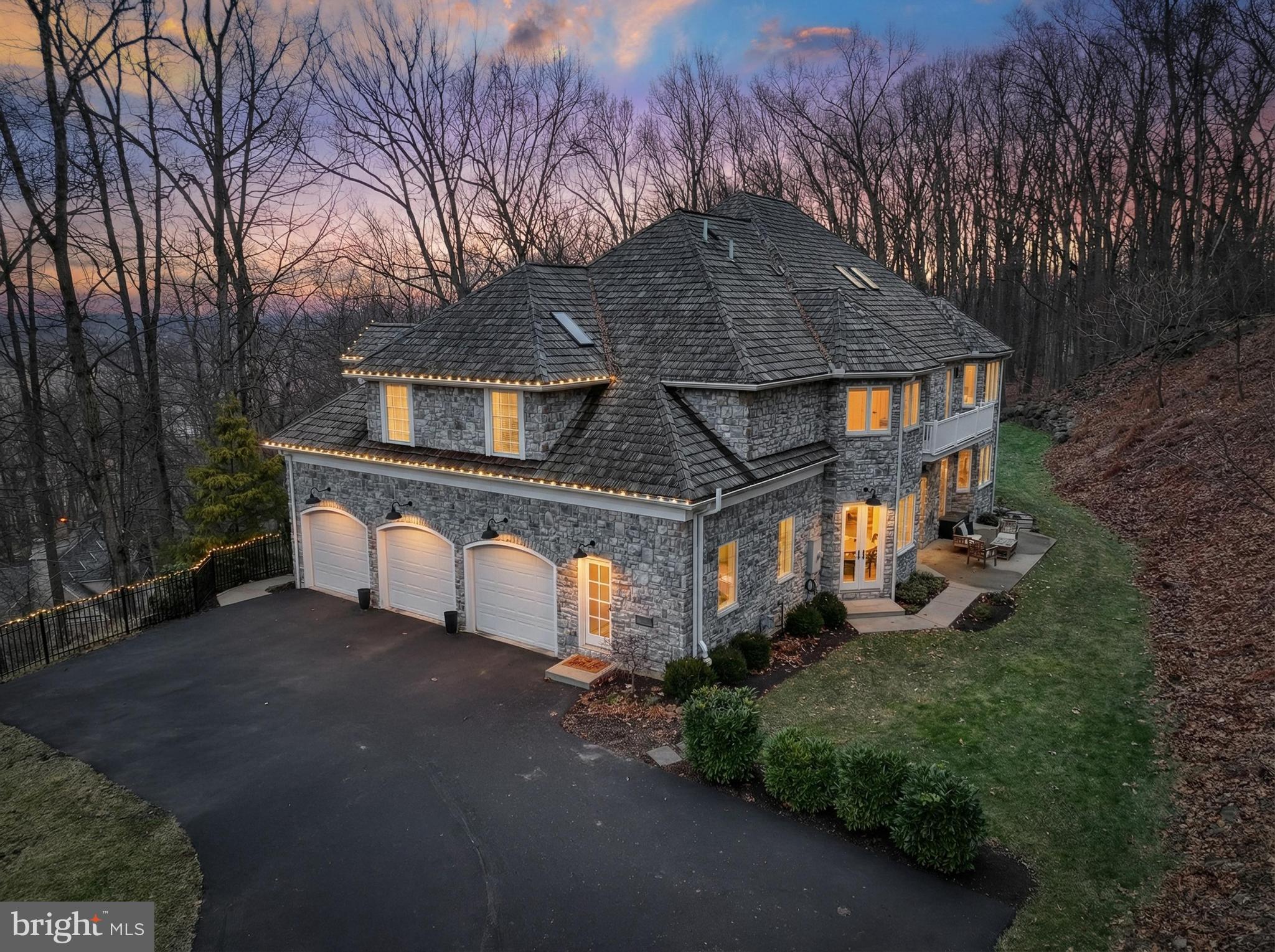 THE OAKS - Residential