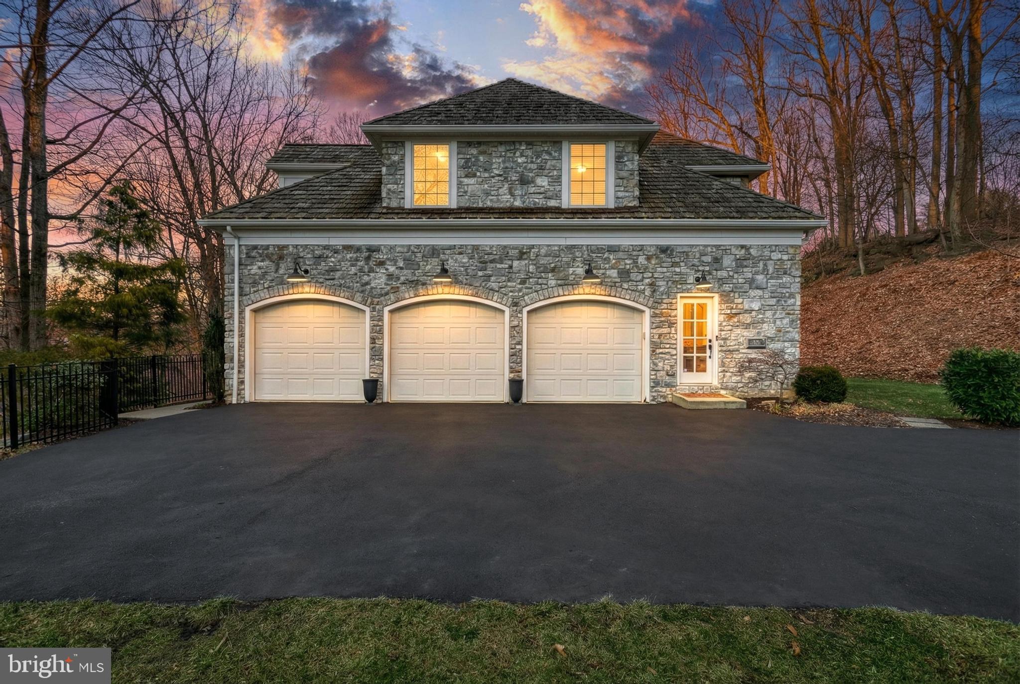 THE OAKS - Residential