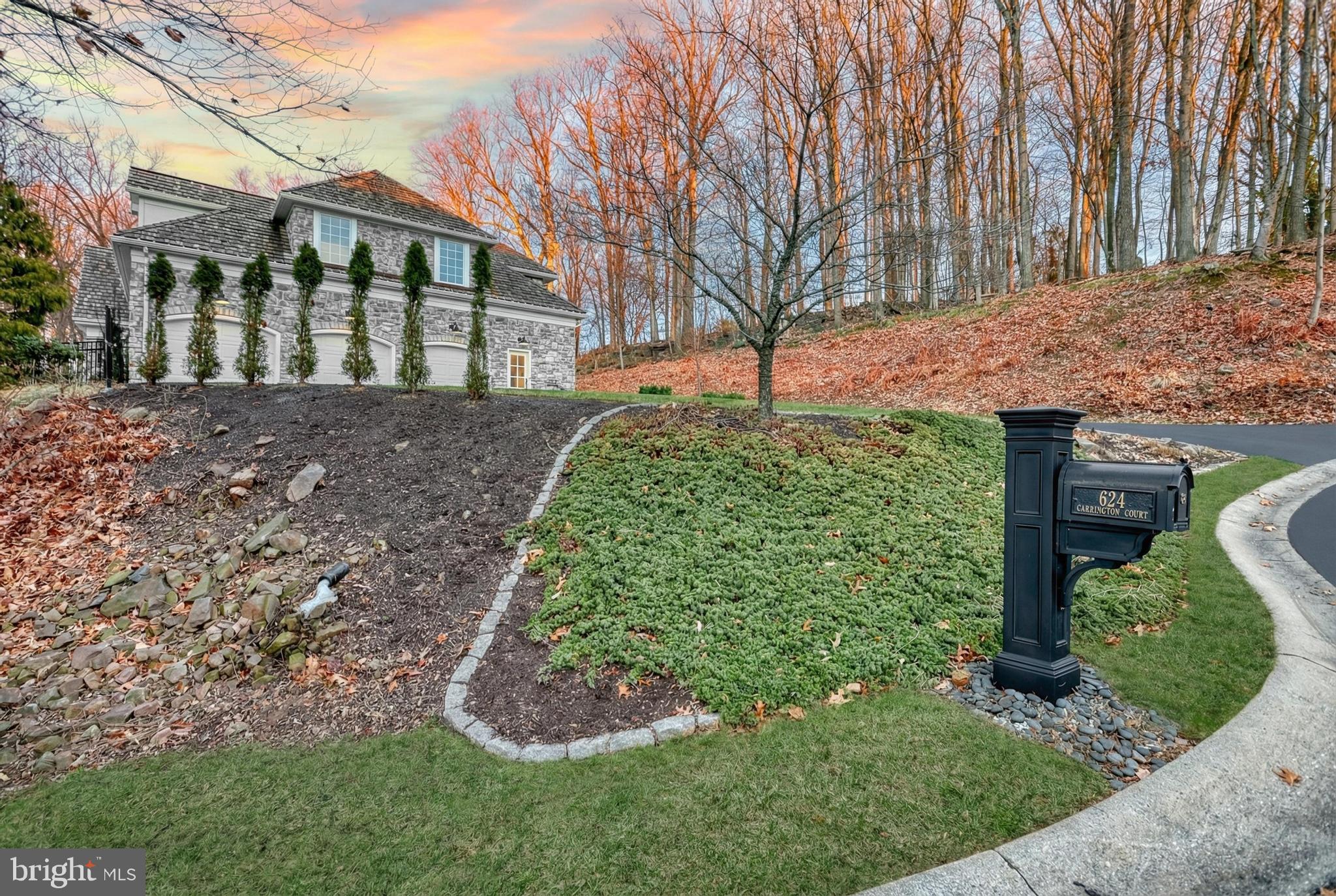 THE OAKS - Residential
